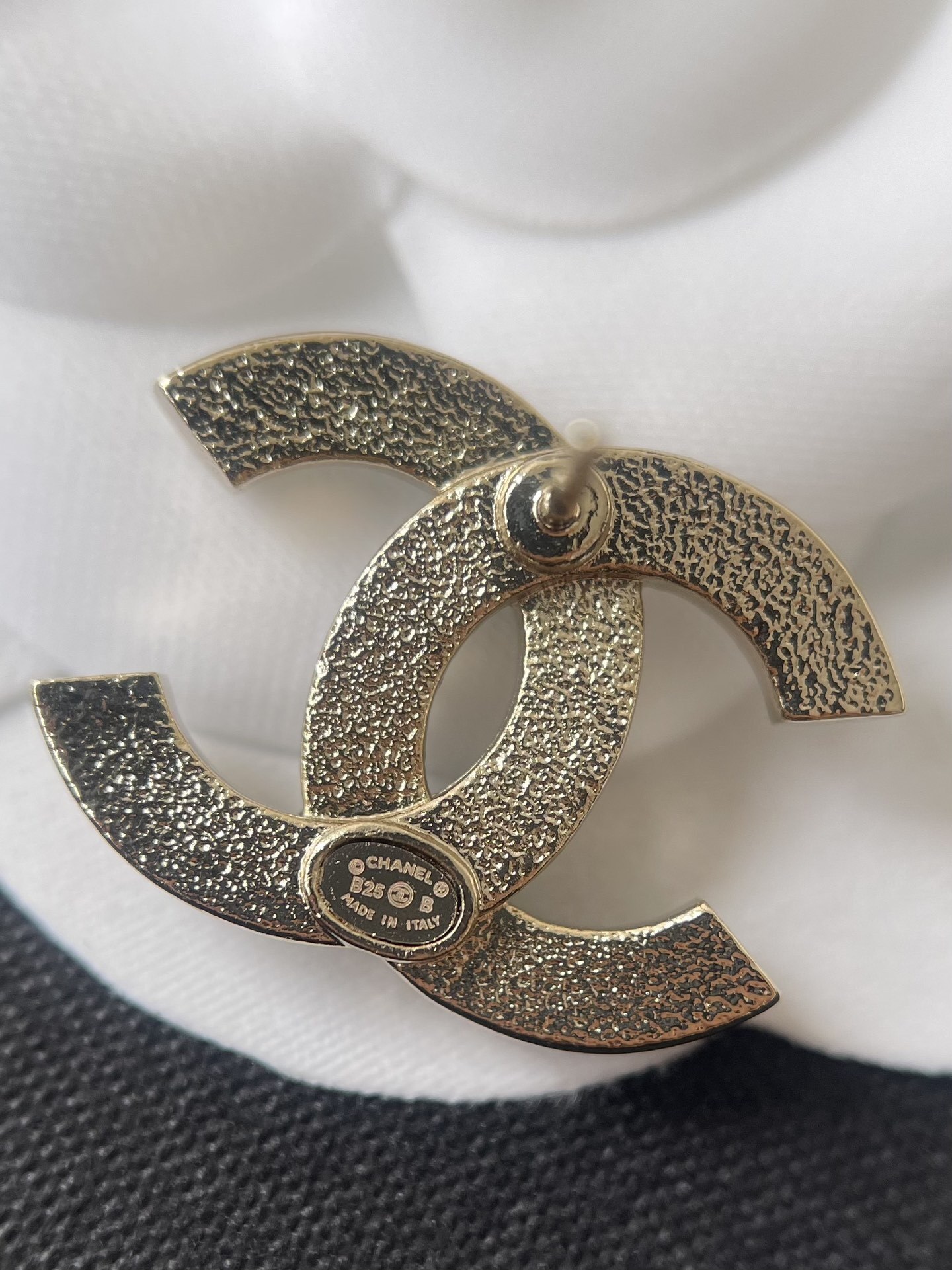 Luxury CC Logo Stud Earrings with Sparkling Crystals & Black Inlay