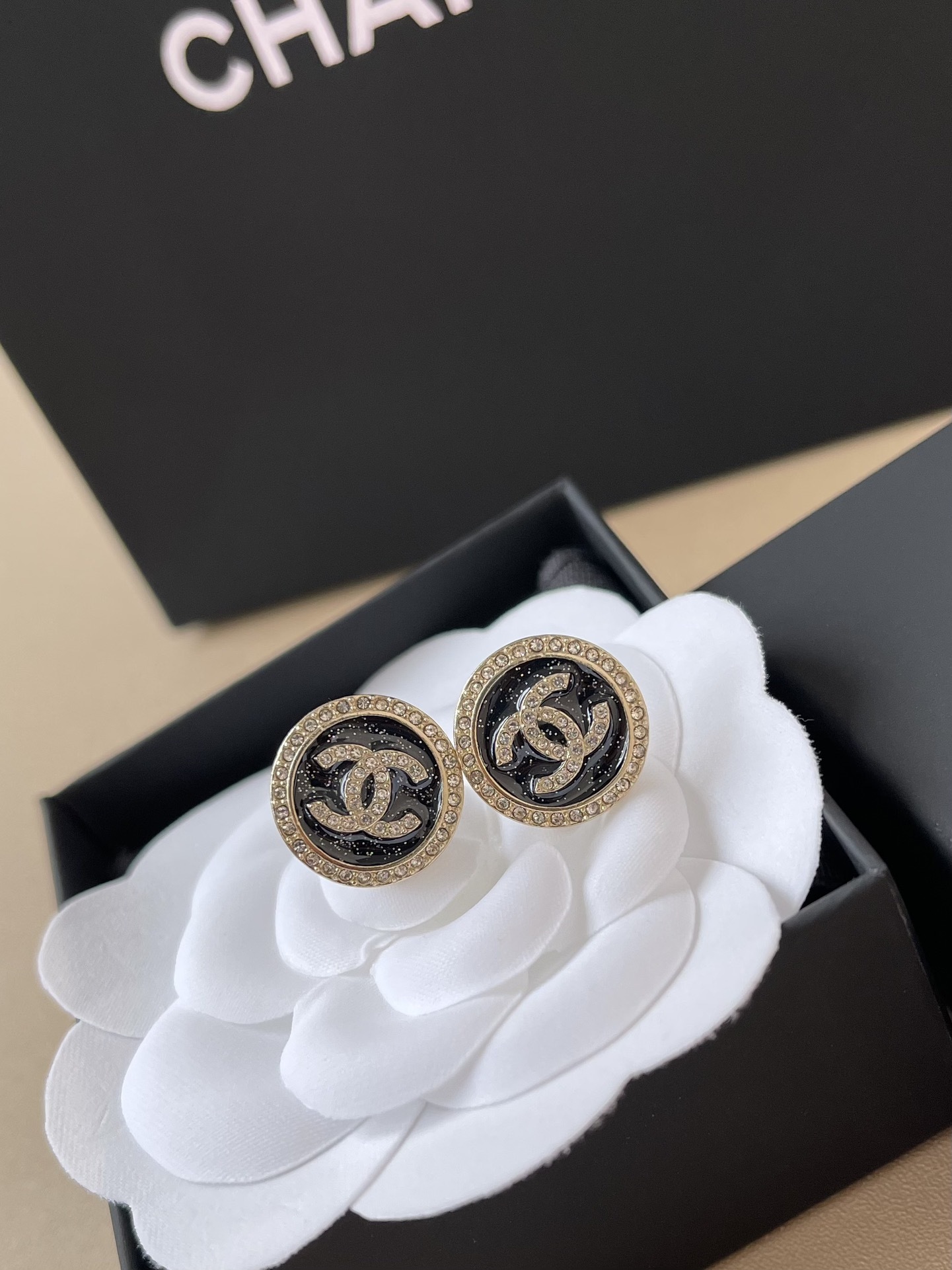 Chanel CC Logo Stud Earrings - Black Resin & Strass Gold-Tone