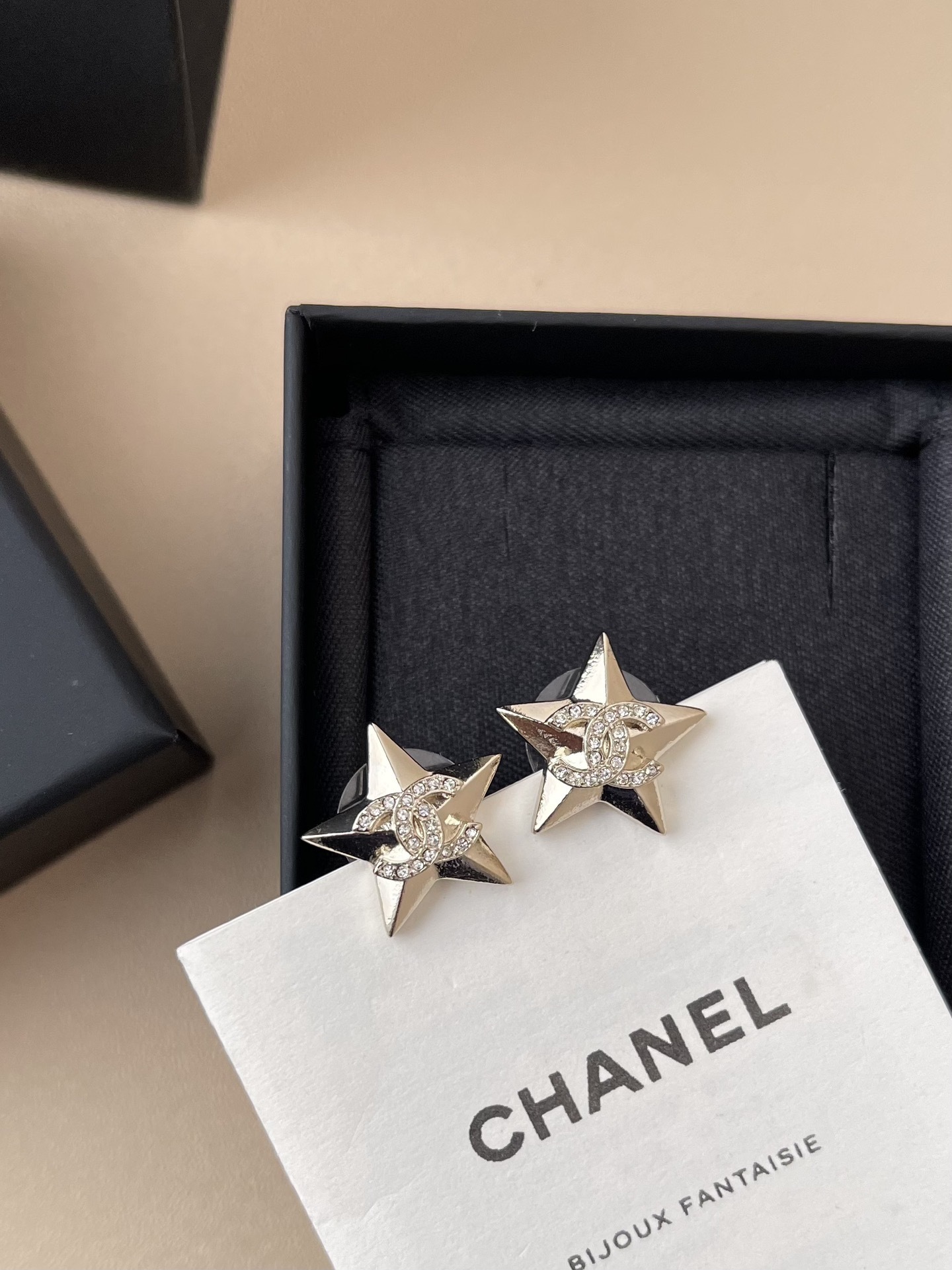 Luxury Star Crystal CC Logo Stud Earrings - Elegant Champagne Gold