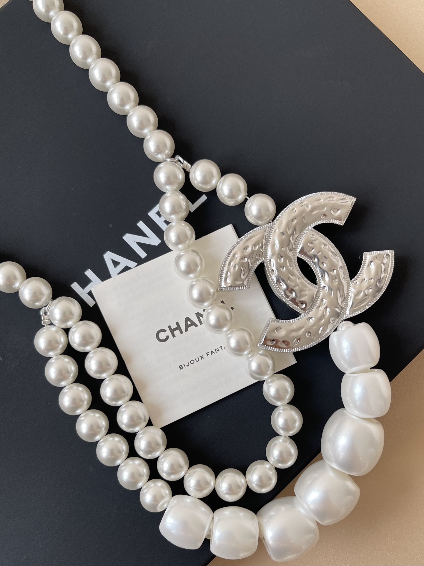 Luxury Pearl Belt and Long Necklace with Iconic CC Logo Charm