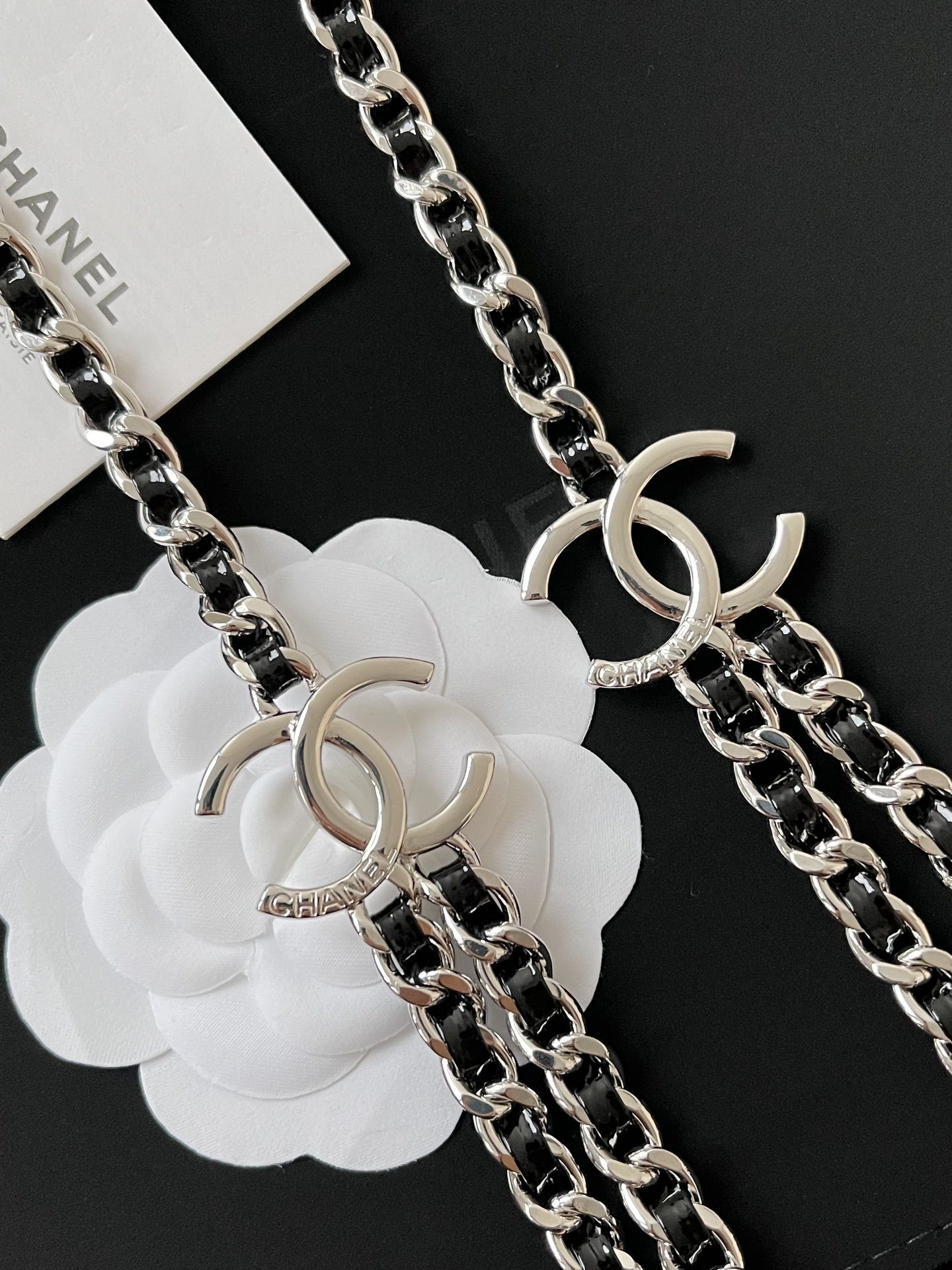 Elegant Silver CC Logo Waist Chain Belt - Designer Fashion Accessory