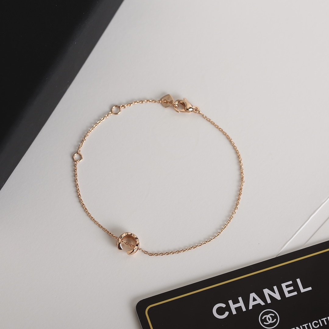Luxury Minimalist Interlocking Circle Bracelet - Silver & Rose Gold