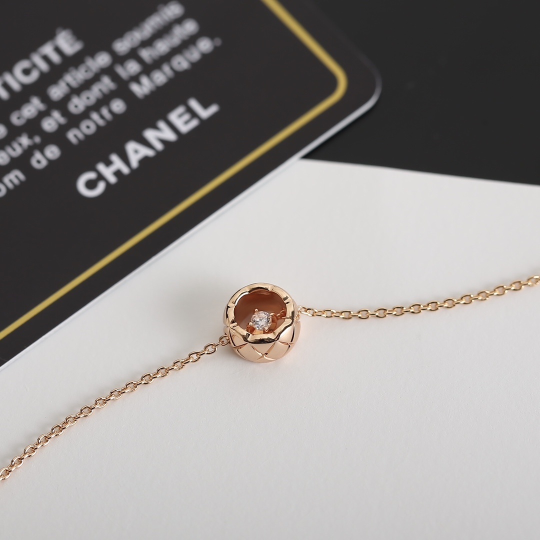 Chanel Coco Crush Bracelet - 18K Gold with Diamond Accents