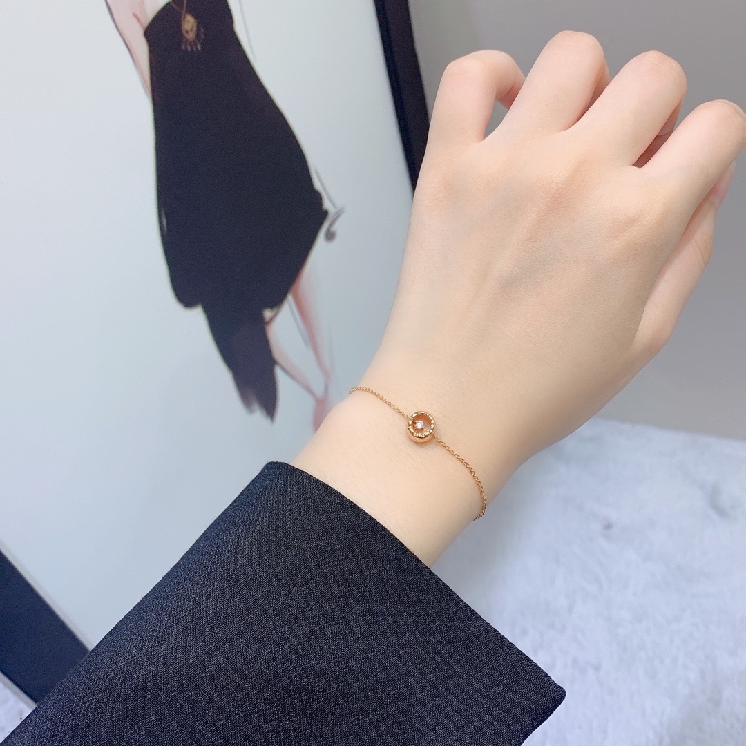 Chanel Coco Crush Bracelet - 18K Gold with Diamond Accents