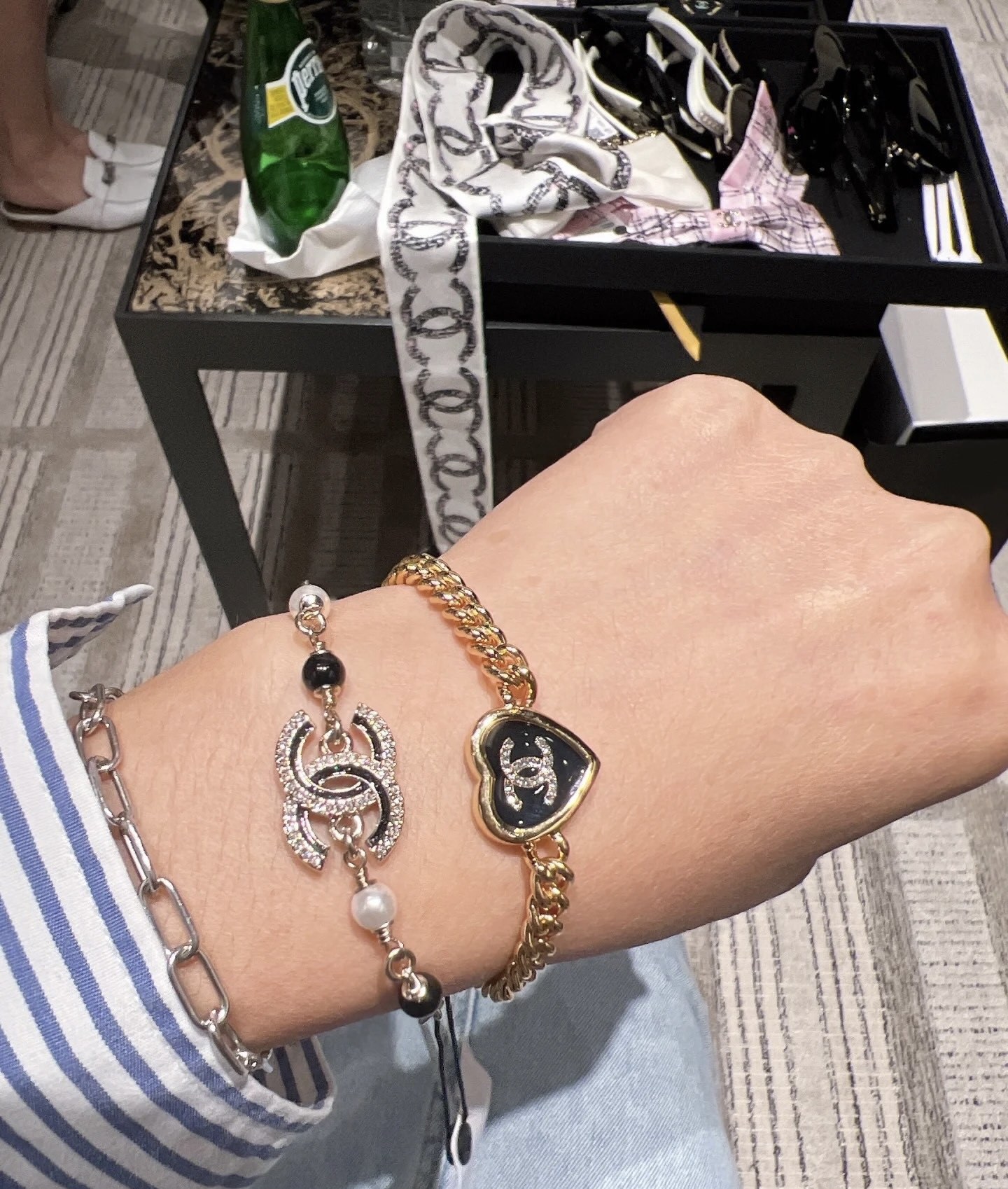 Luxury Gold Chain Bracelet with Black Heart CC Logo Charm