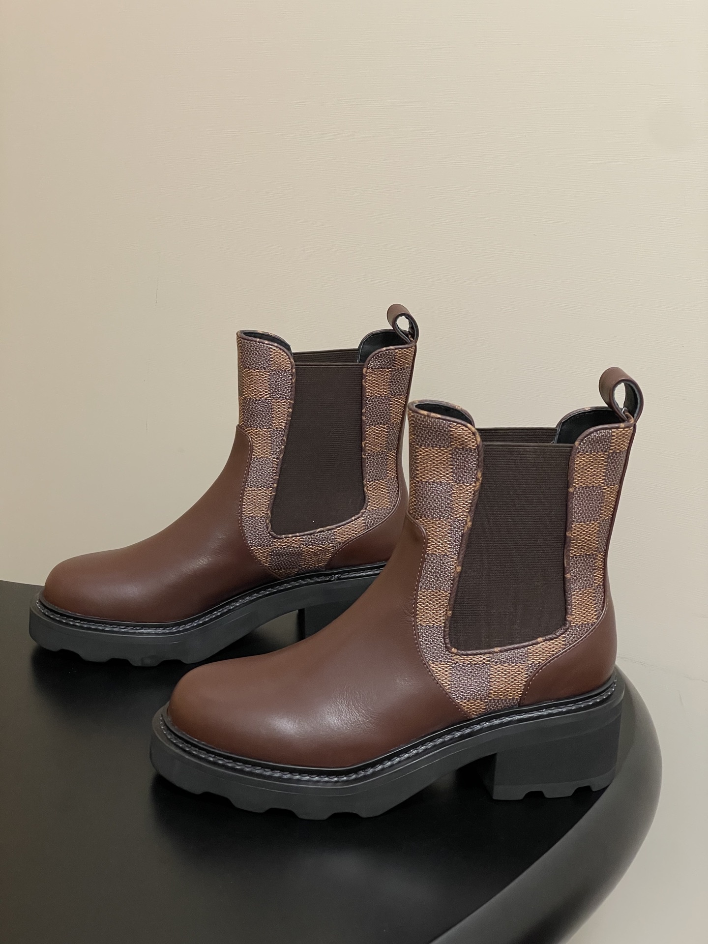 Women's Brown Checkered Chunky Platform Chelsea Boots Lug Sole