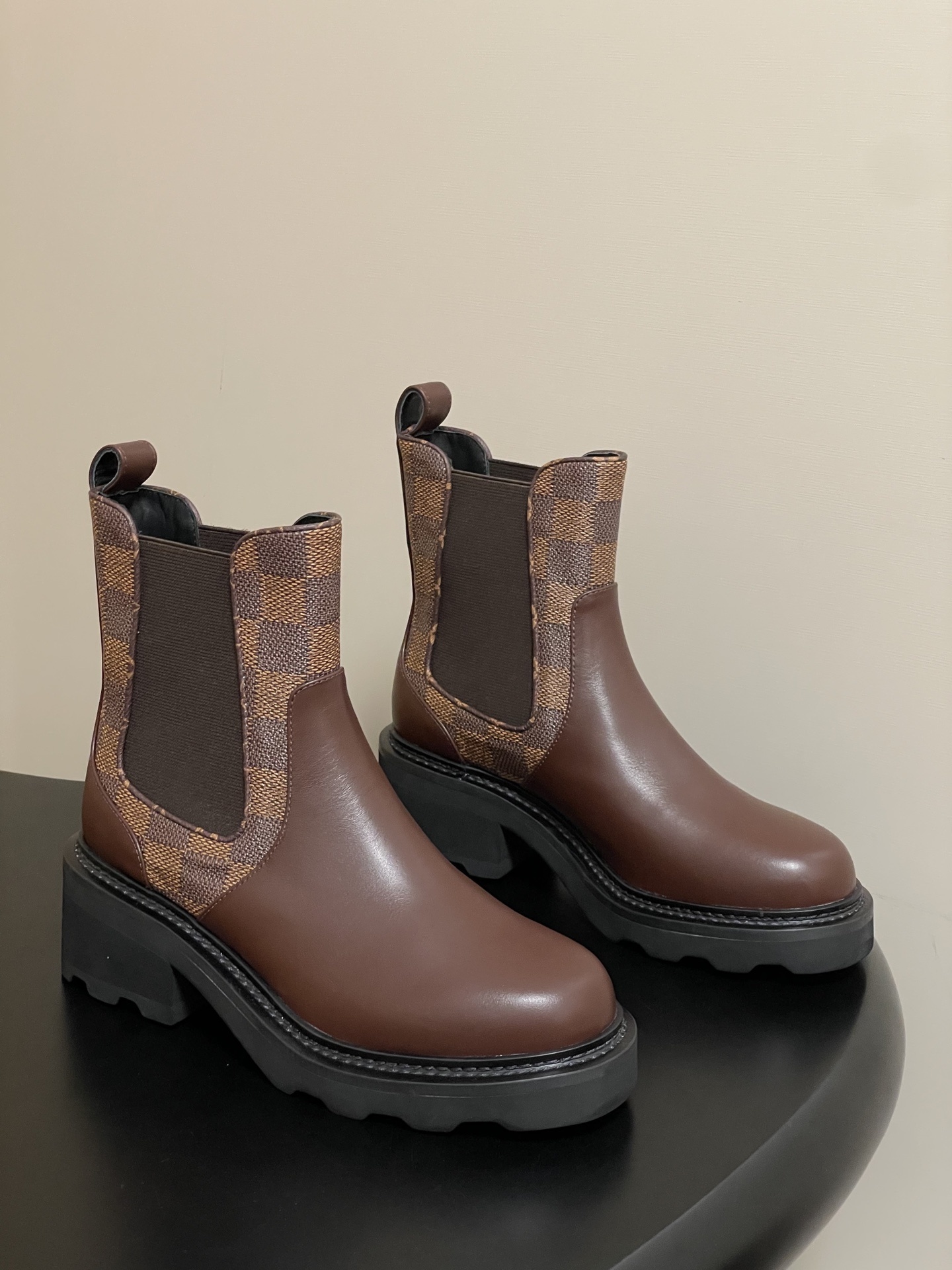 Women’s Brown Checkered Chunky Platform Chelsea Boots Lug Sole