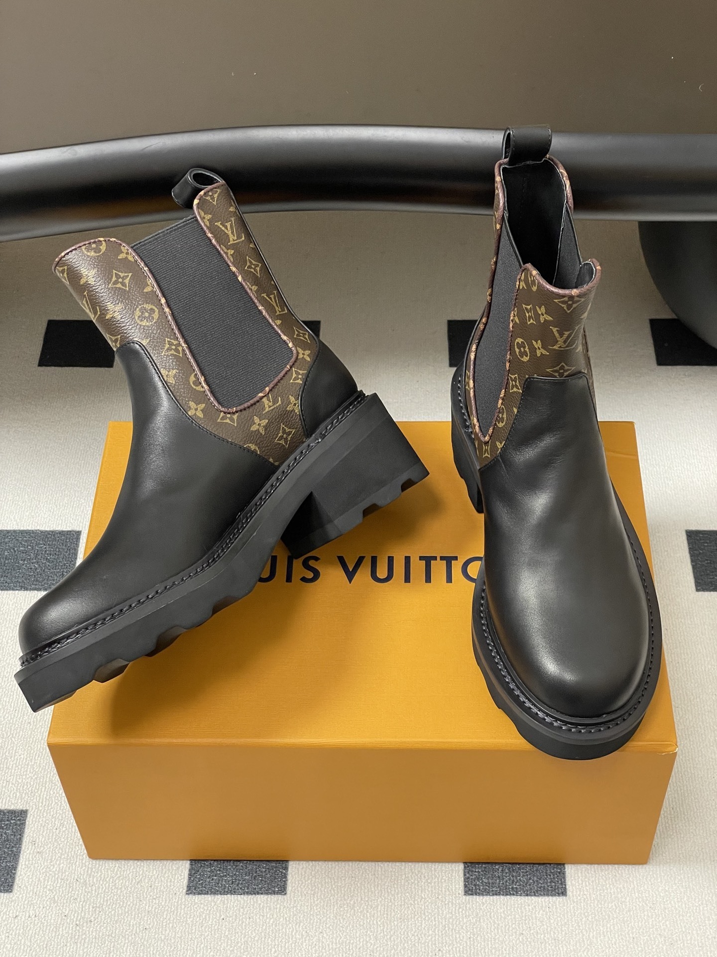 Louis Vuitton Monogram Black Leather Chunky Chelsea Boots