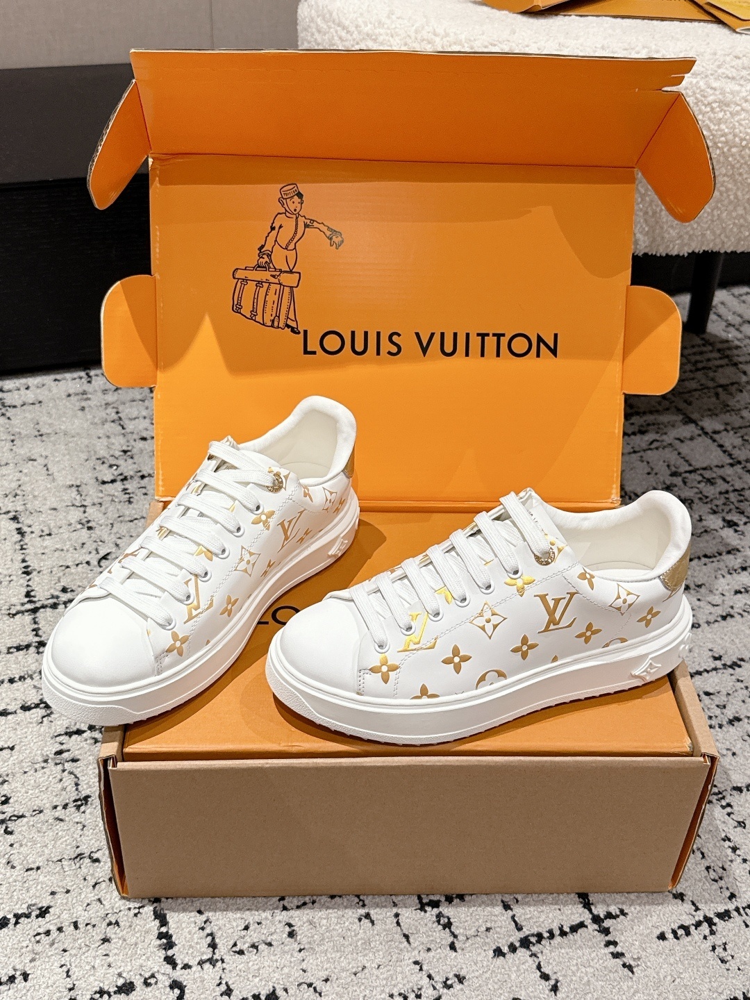Louis Vuitton White Leather Monogram Low-Top Sneakers