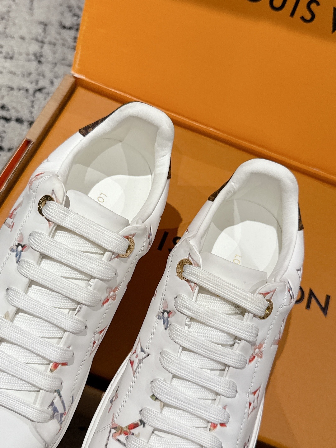 Louis Vuitton Women's White Monogram Print Low-Top Sneakers
