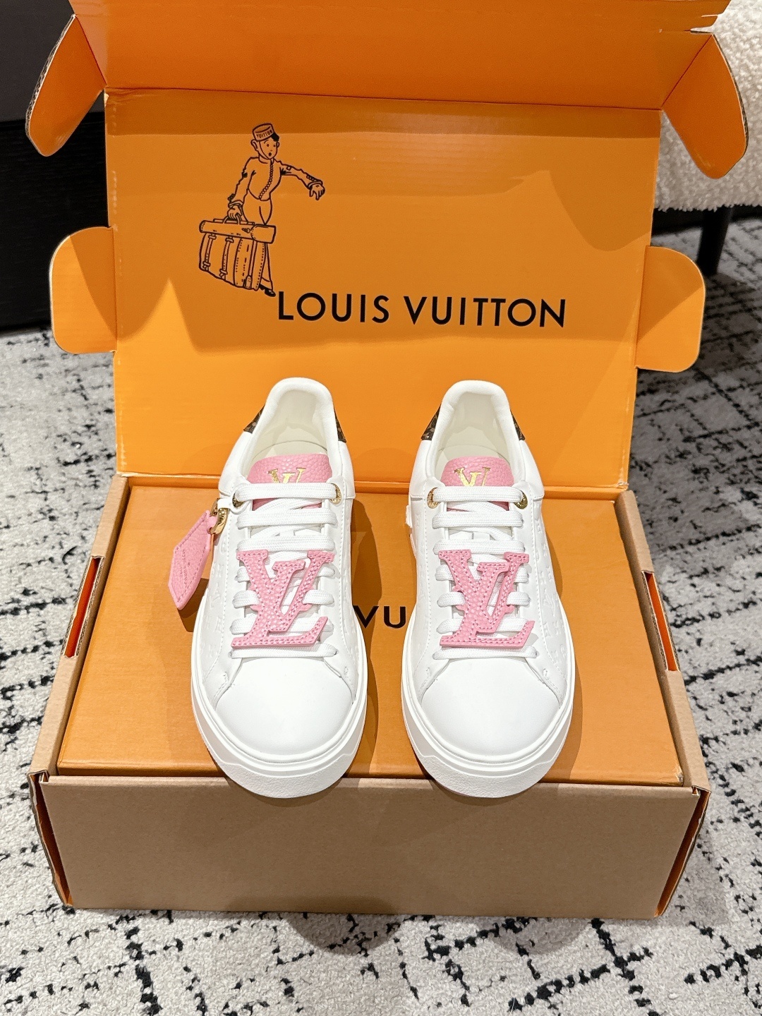Louis Vuitton White & Pink Monogram Leather Sneakers for Women