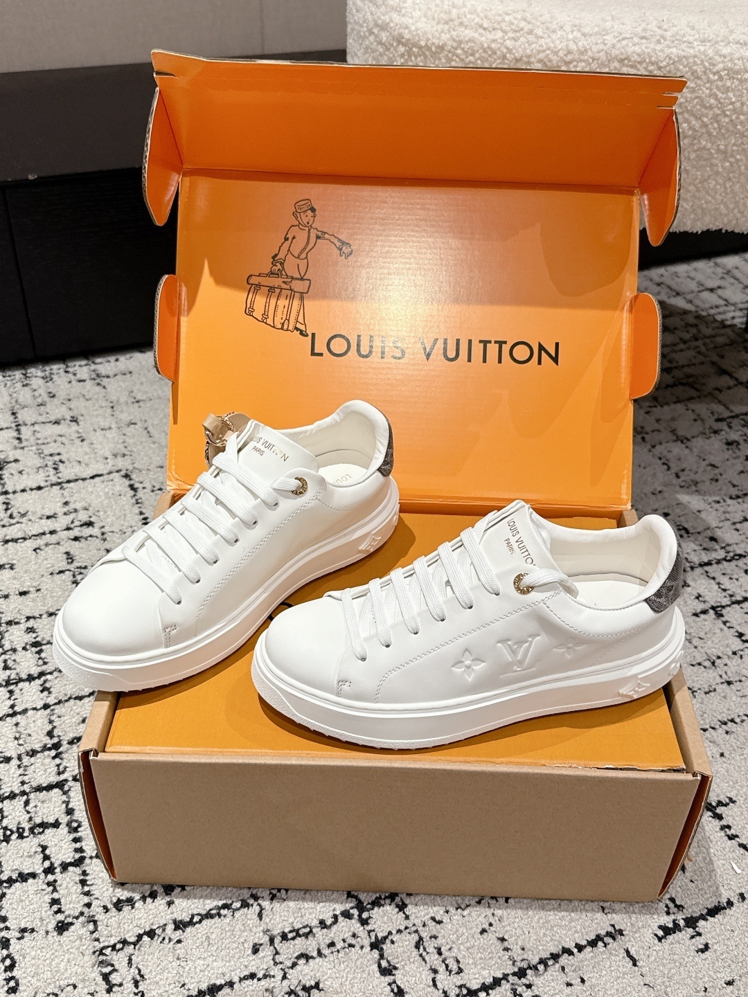 Louis Vuitton White Leather Frontrow Sneakers with Gold Details