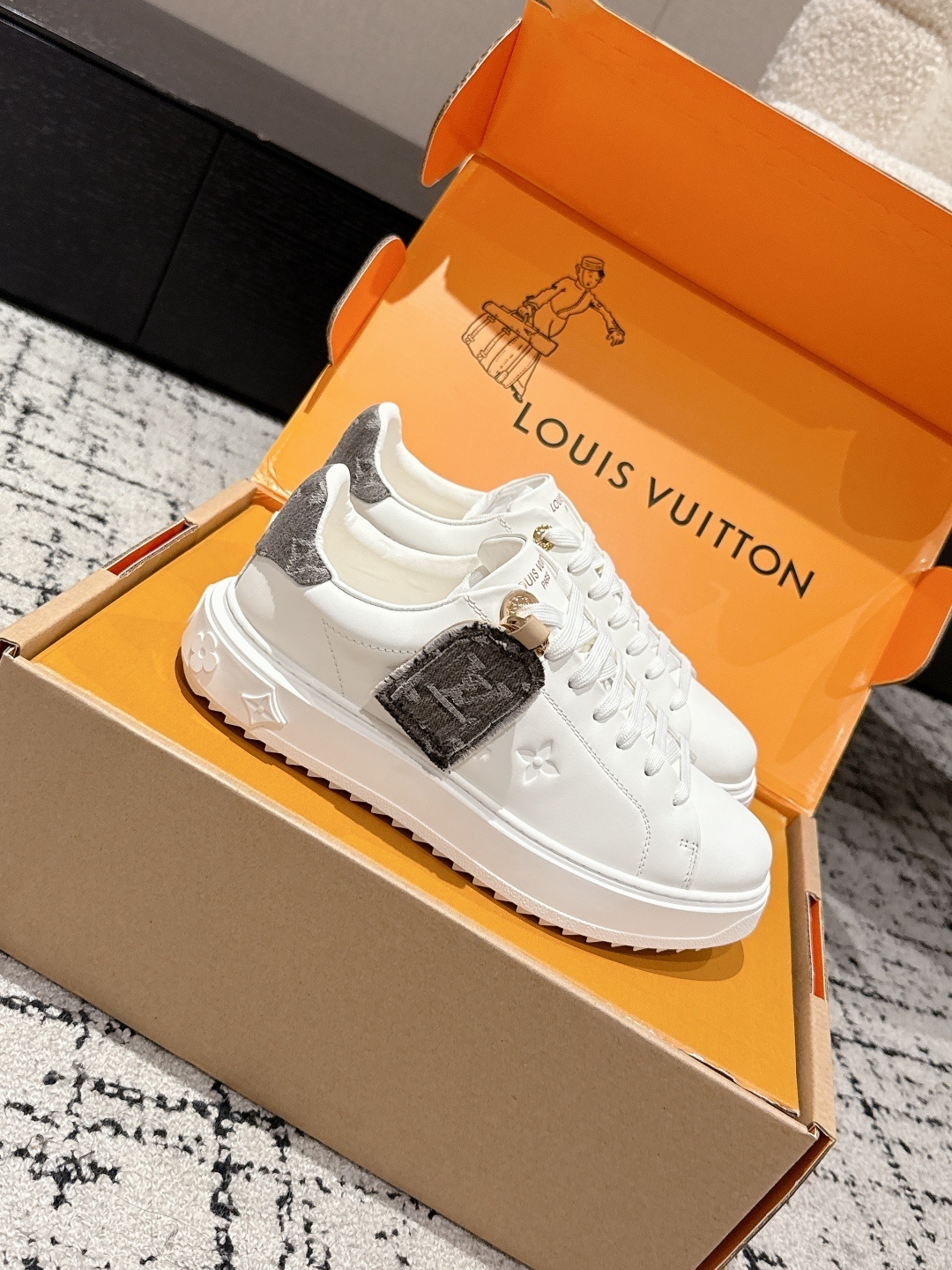 Louis Vuitton White Leather Frontrow Sneakers with Gold Details