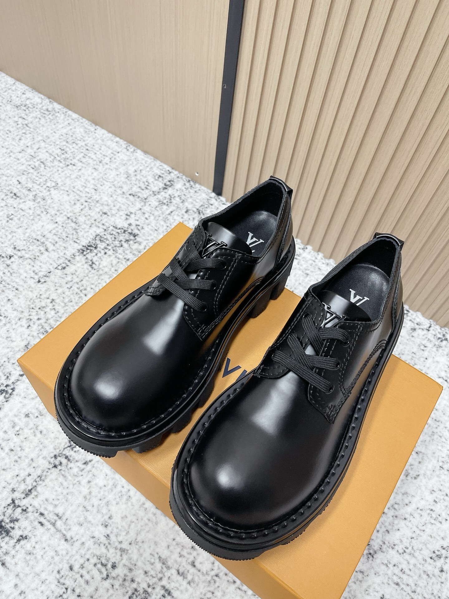 Luxury Men’s Black Leather Chunky Derby Shoes – Designer Style