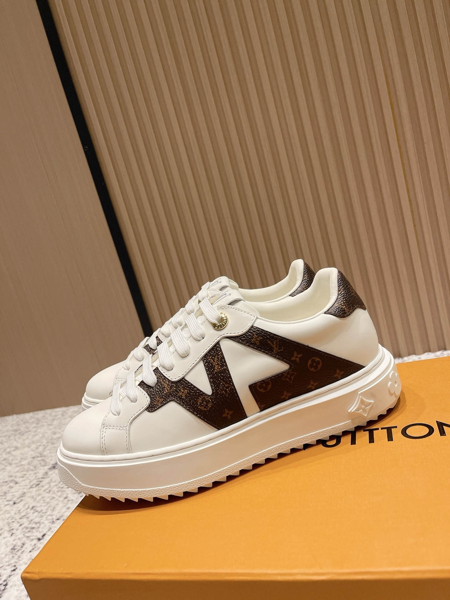 Louis Vuitton White Leather Low-Top Sneakers with Monogram Canvas