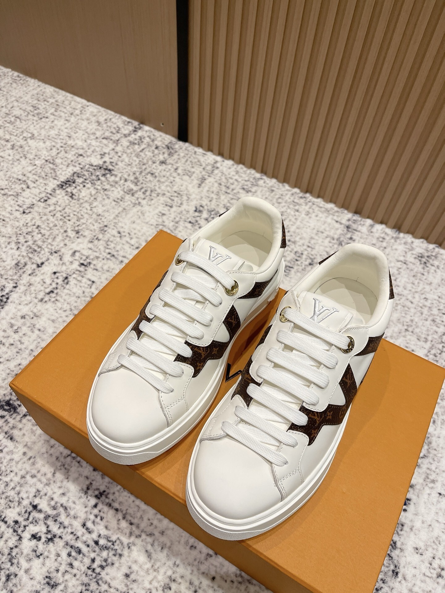 Louis Vuitton White Leather Low-Top Sneakers with Monogram Canvas