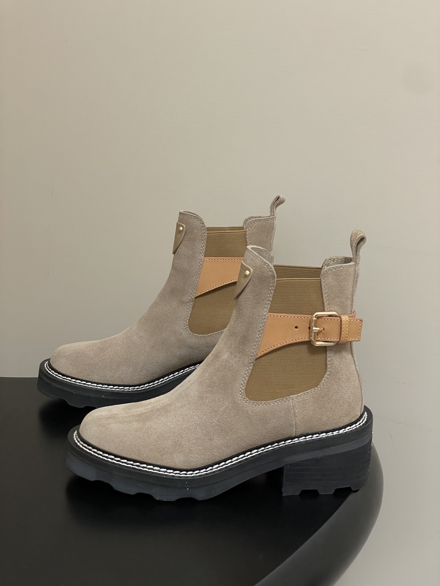 Louis Vuitton Territory Flat Ankle Boot in Beige Suede
