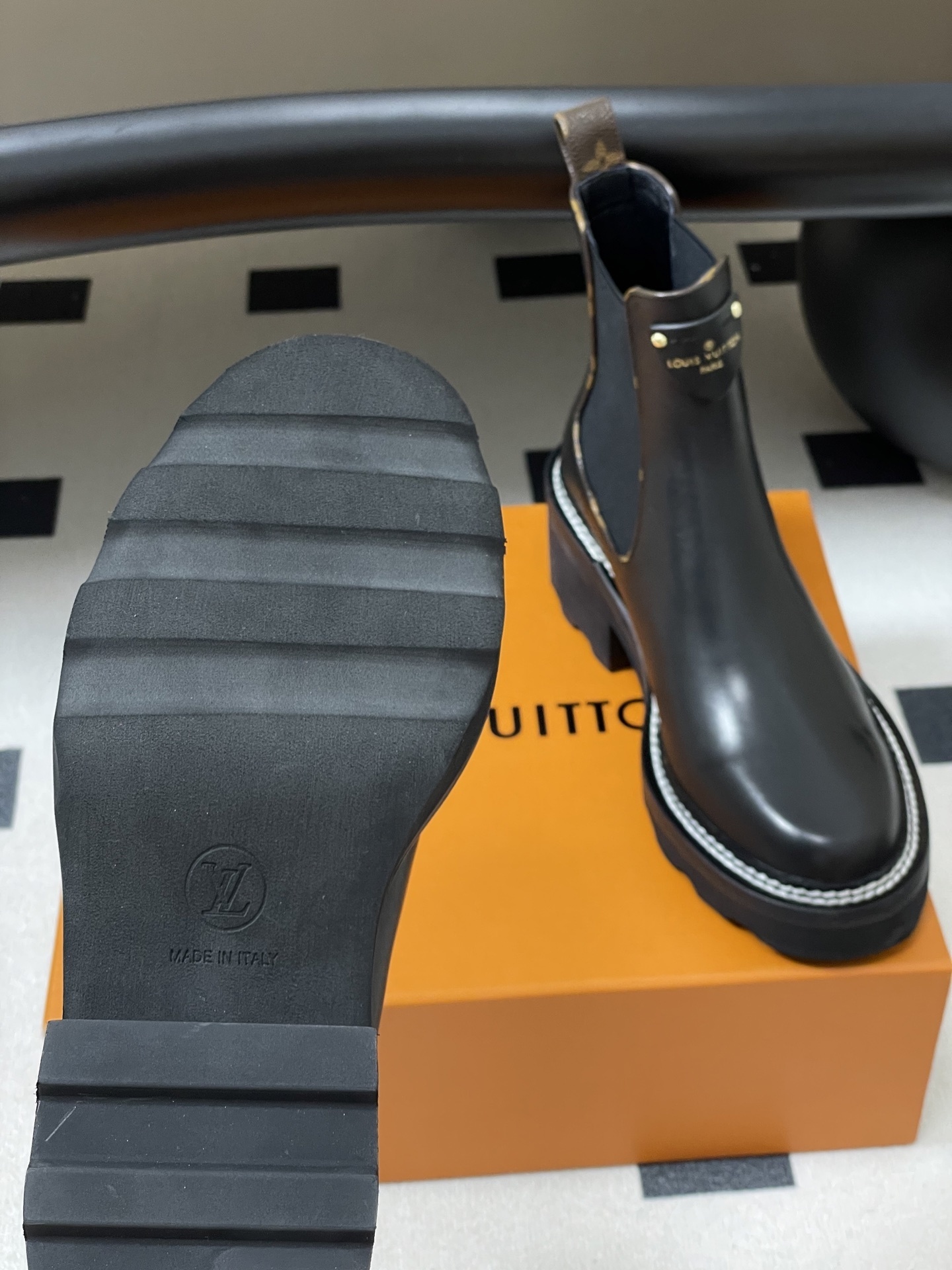 Louis Vuitton Territory Black Leather Chelsea Boots - Monogram