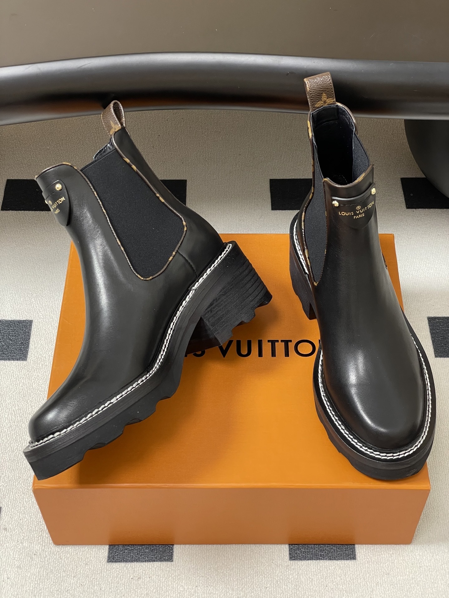 Louis Vuitton Territory Black Leather Chelsea Boots - Monogram