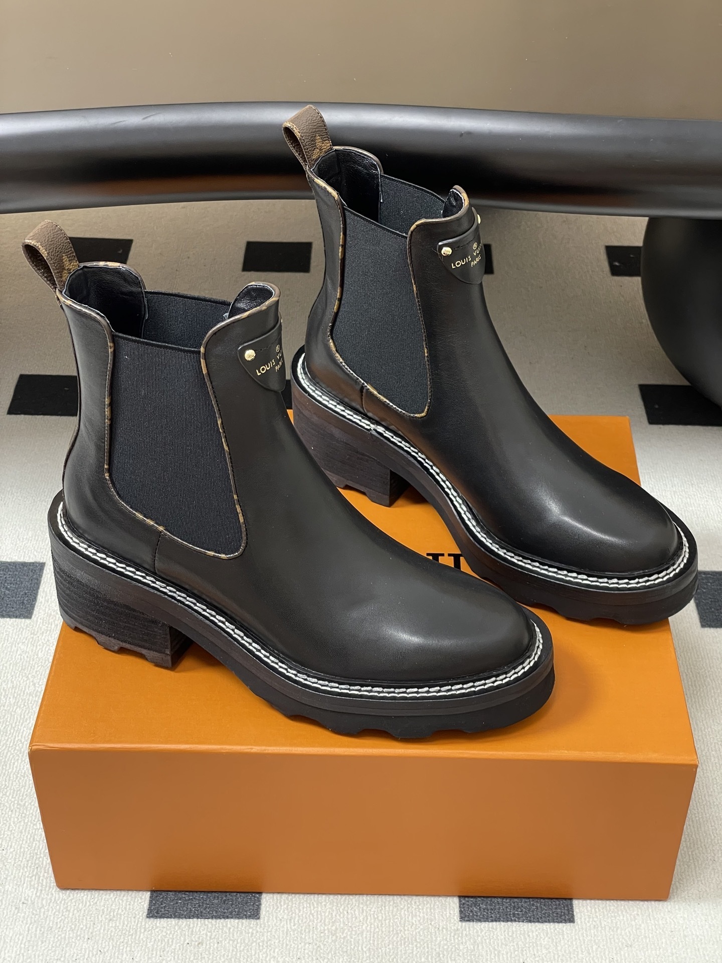 Louis Vuitton Territory Black Leather Chelsea Boots - Monogram