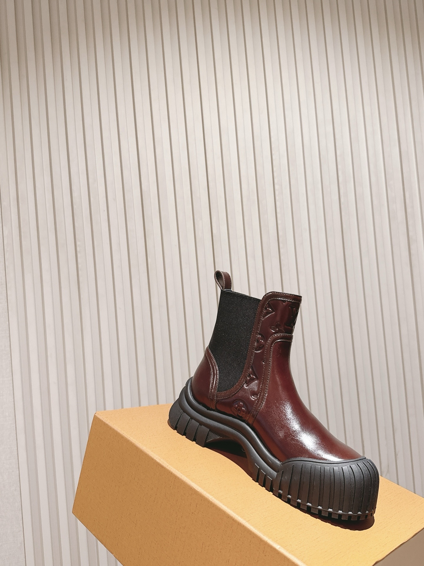 Louis Vuitton Burgundy Leather Territory Flat Ankle Boots