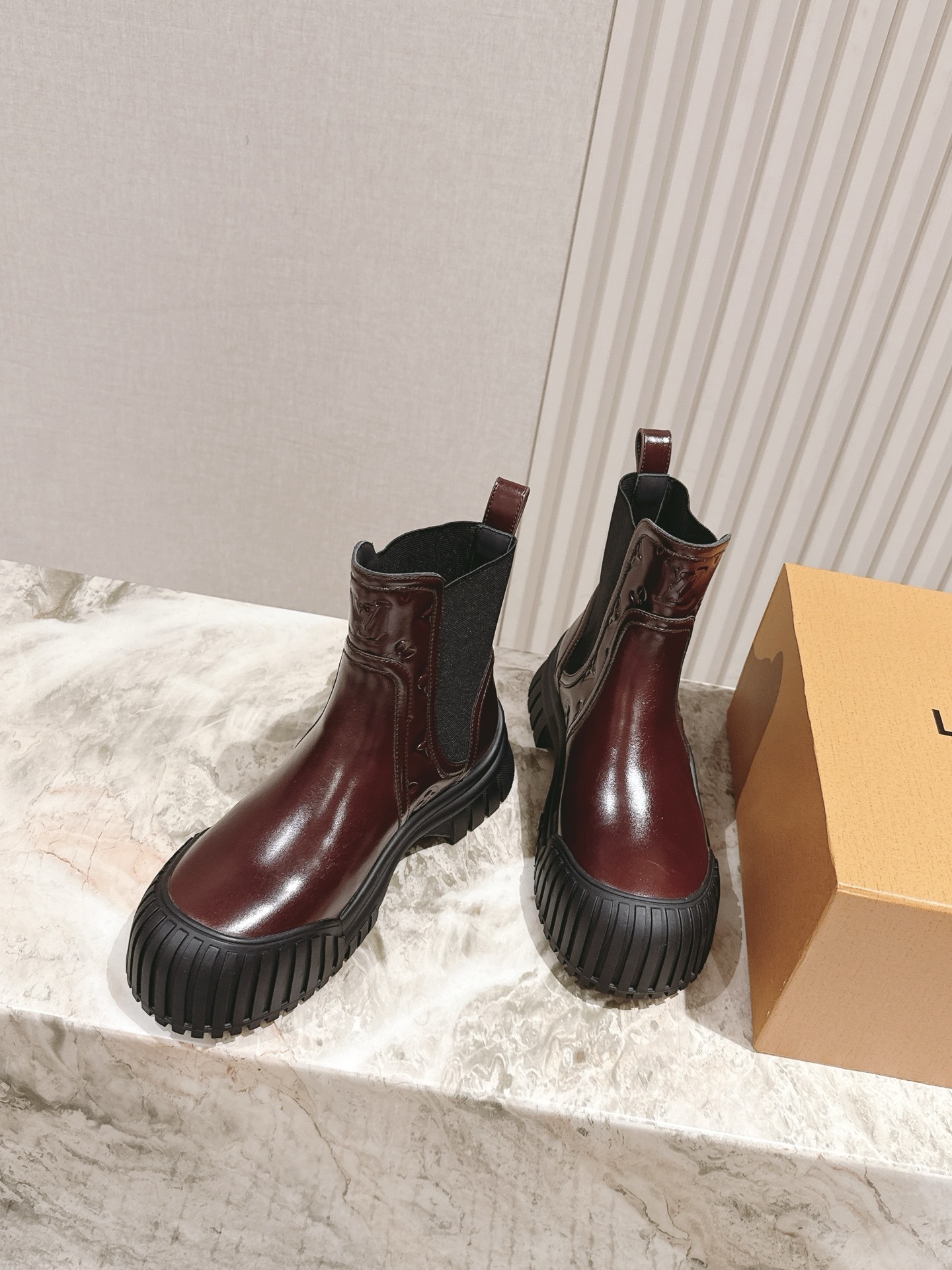 Louis Vuitton Burgundy Leather Territory Flat Ankle Boots