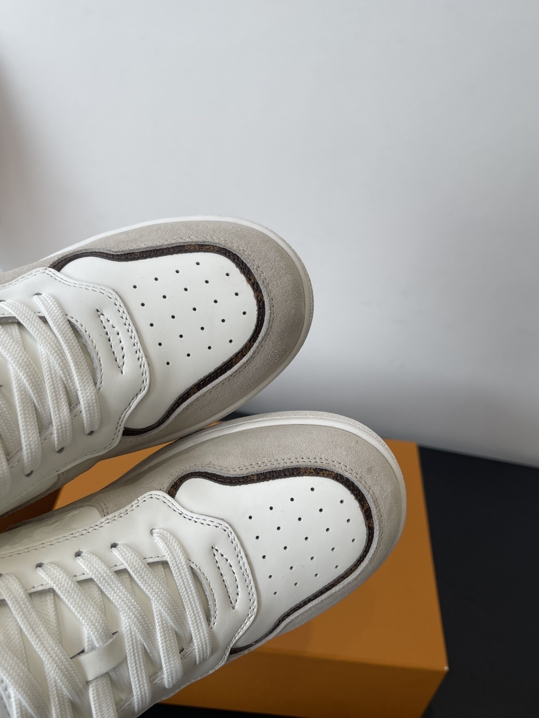 LV 00189 Louis Vuitton White Leather & Shearling Trim Luxury Sneakers