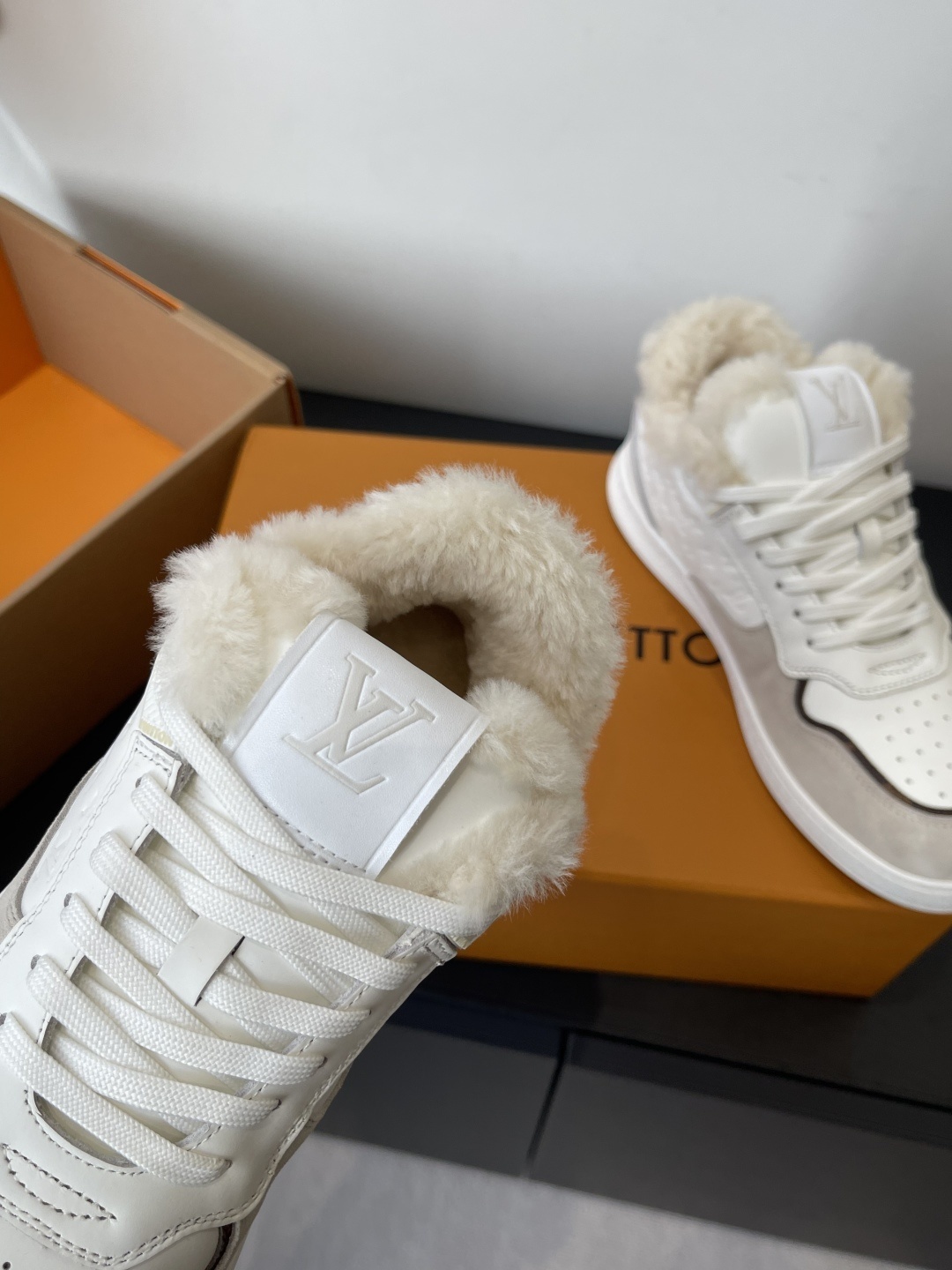 LV 00189 Louis Vuitton White Leather & Shearling Trim Luxury Sneakers