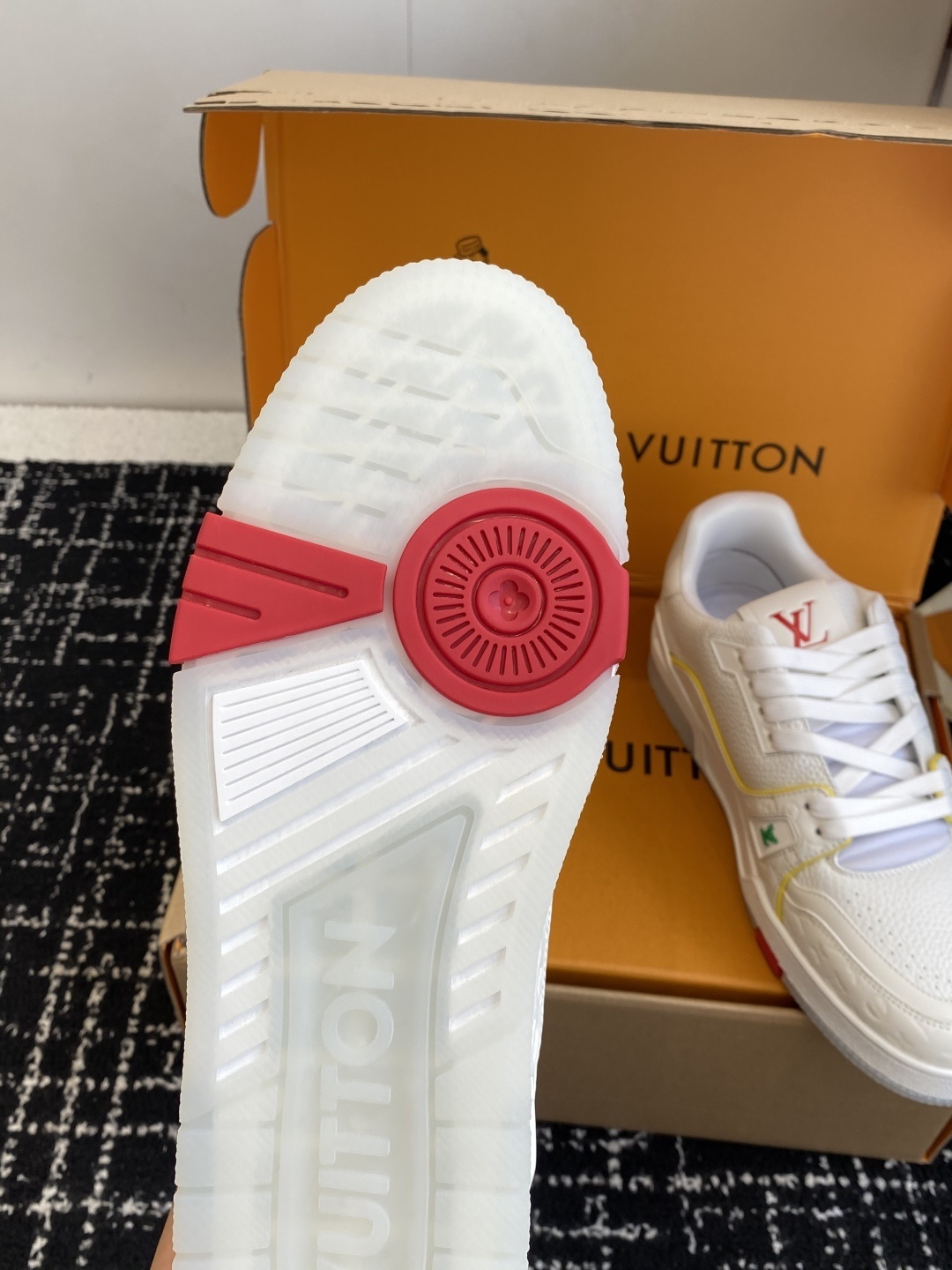 Louis Vuitton White Grained Leather Trainer Sneakers - Men's Shoes