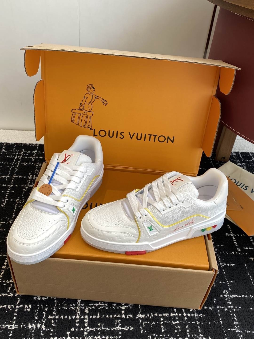 Louis Vuitton White Grained Leather Trainer Sneakers - Men's Shoes