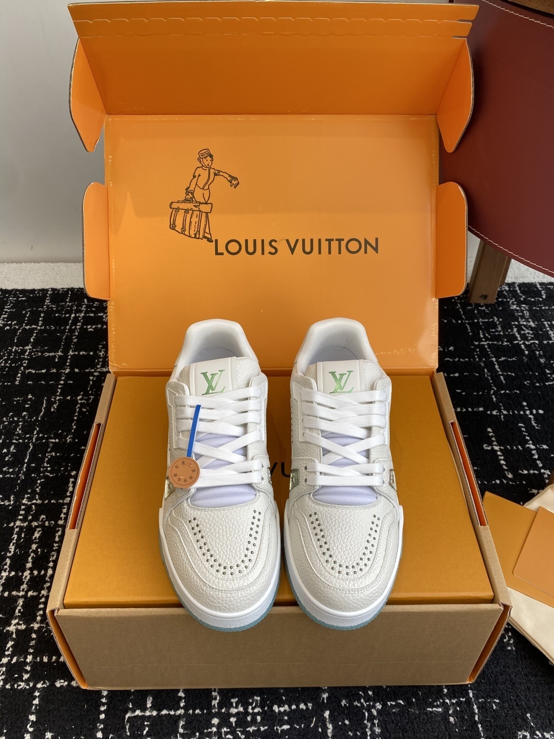 Louis Vuitton LV Trainer Sneaker White Grained Leather Green Accents