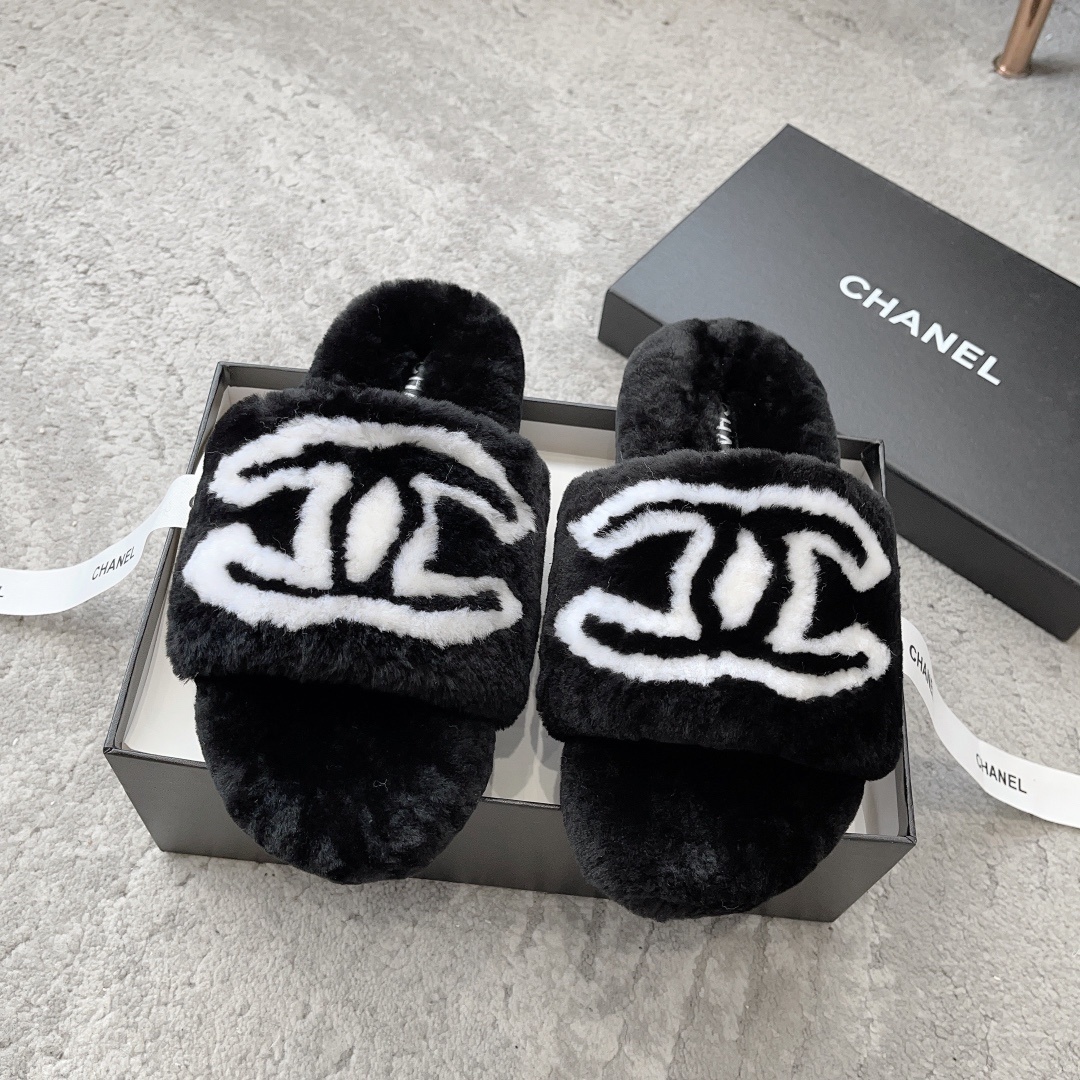 Luxury Black Faux Fur Slides with White Double C Logo – Cozy Slippers