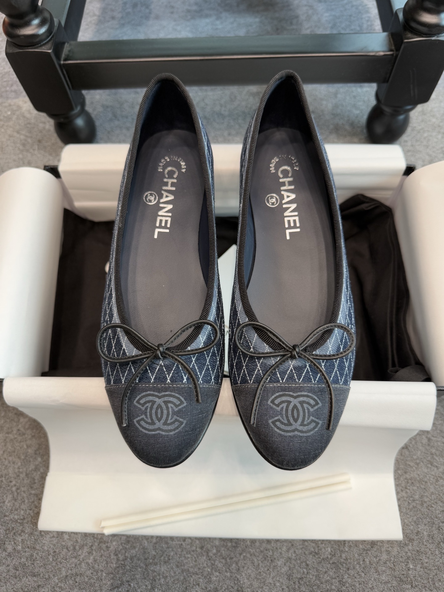 Chanel Blue Quilted Denim Ballet Flats – Iconic CC Logo Ballerinas