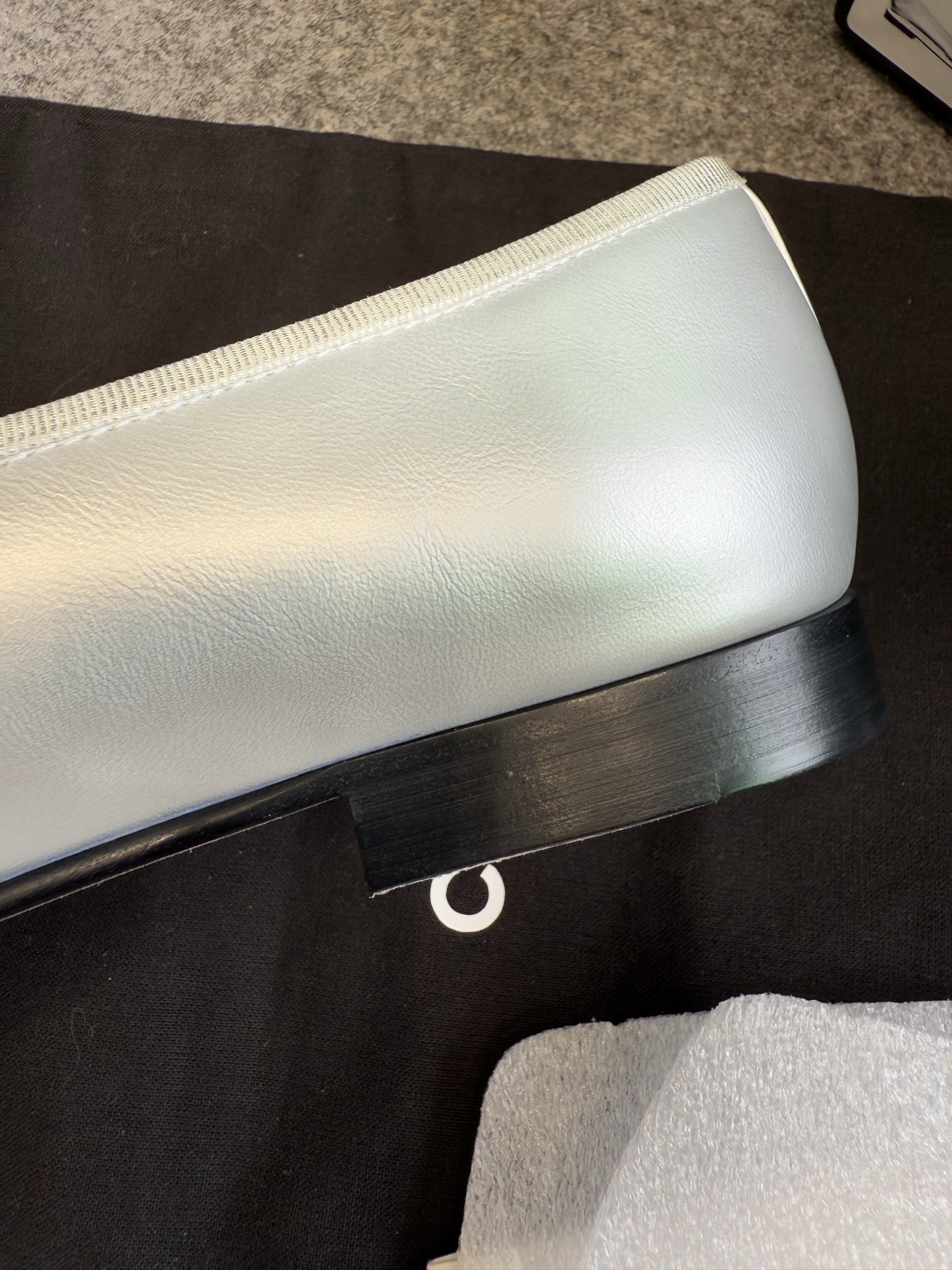 Chanel silver leather ballerina flats with black toe cap and silver bow detail - Hình 10