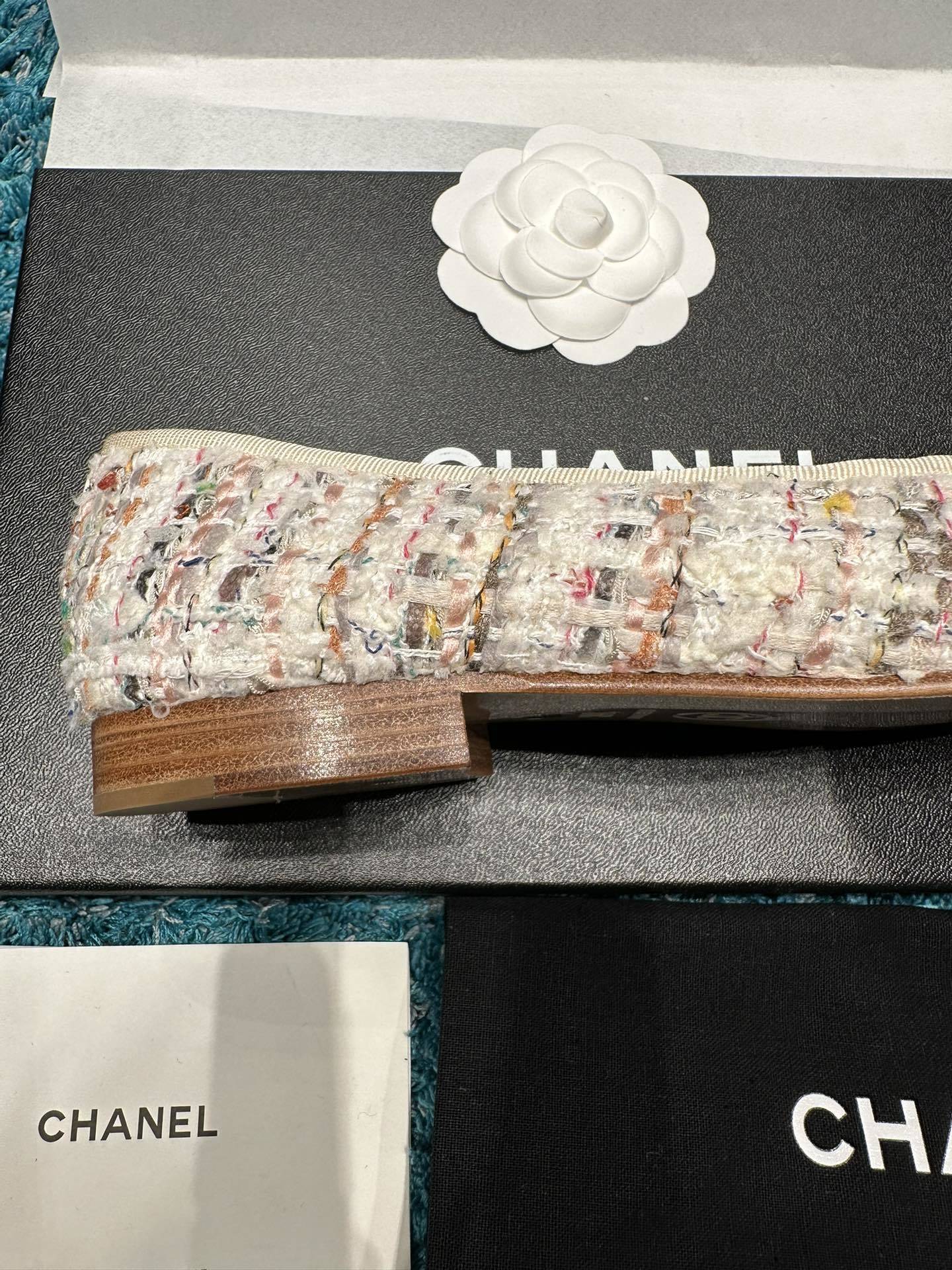 Pair of Chanel multicolor tweed ballet flats with cream leather toe caps and CC logo in original packaging. - Hình 7