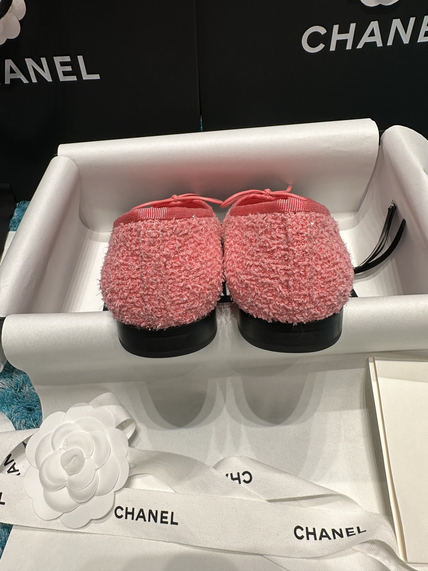 Pair of Chanel pink tweed ballerina flats with black cap toes and bow detail in original packaging - Hình 7