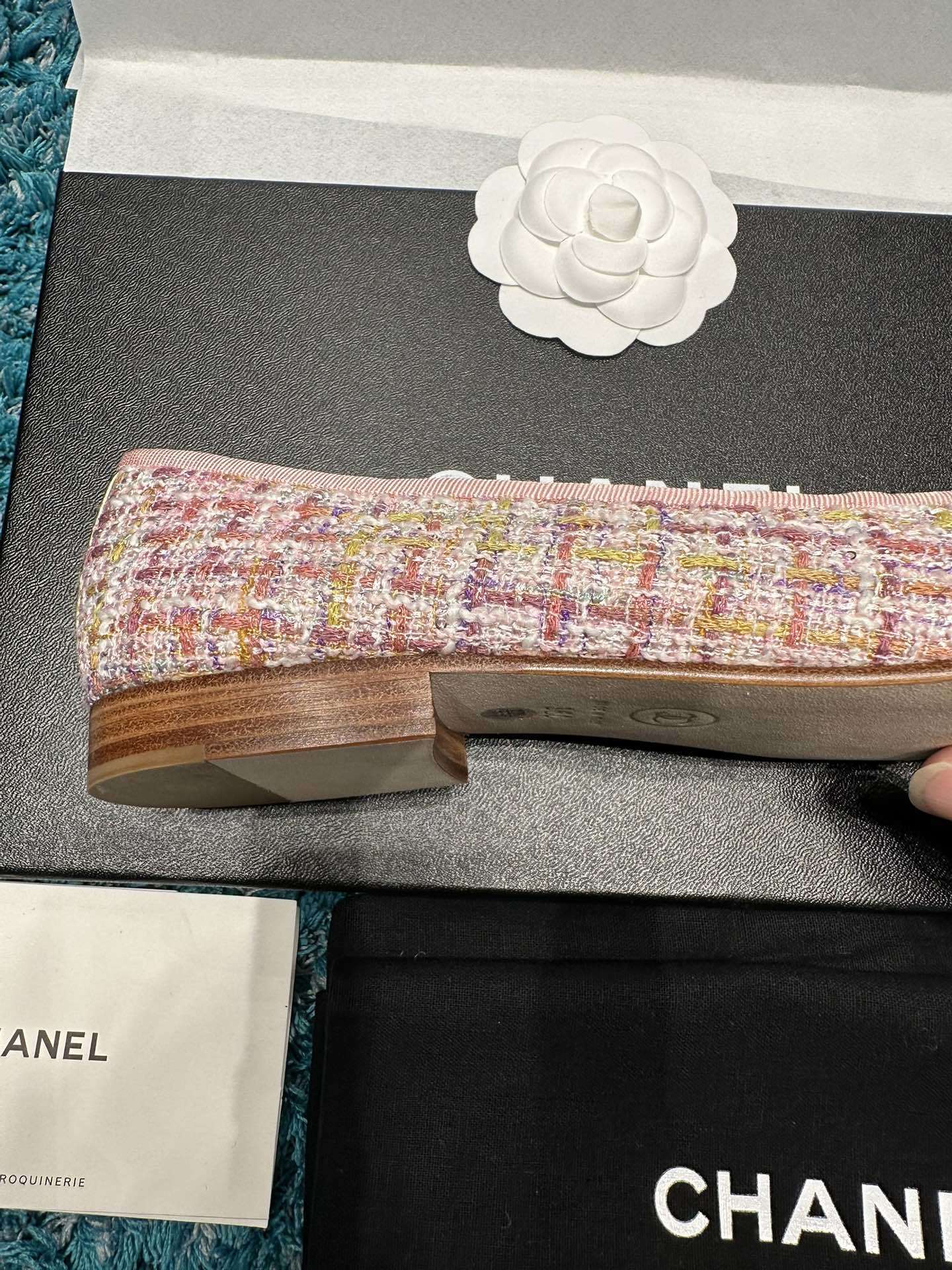 Pair of Chanel pink tweed ballet flats with metallic gold toe caps and CC logo in original packaging. - Hình 8