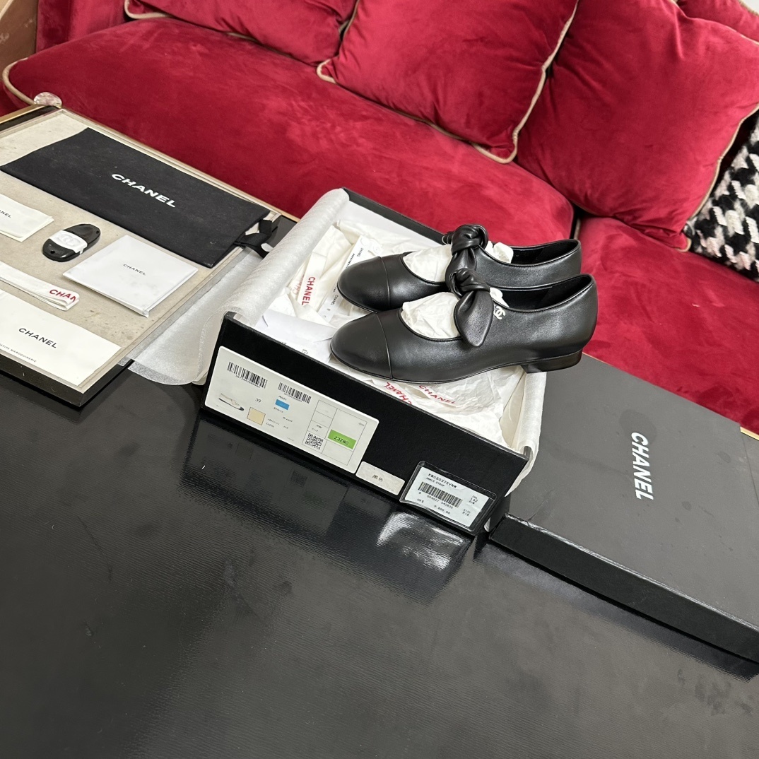 Chanel Black Leather Mary Jane Flats with Elegant Bow Detail