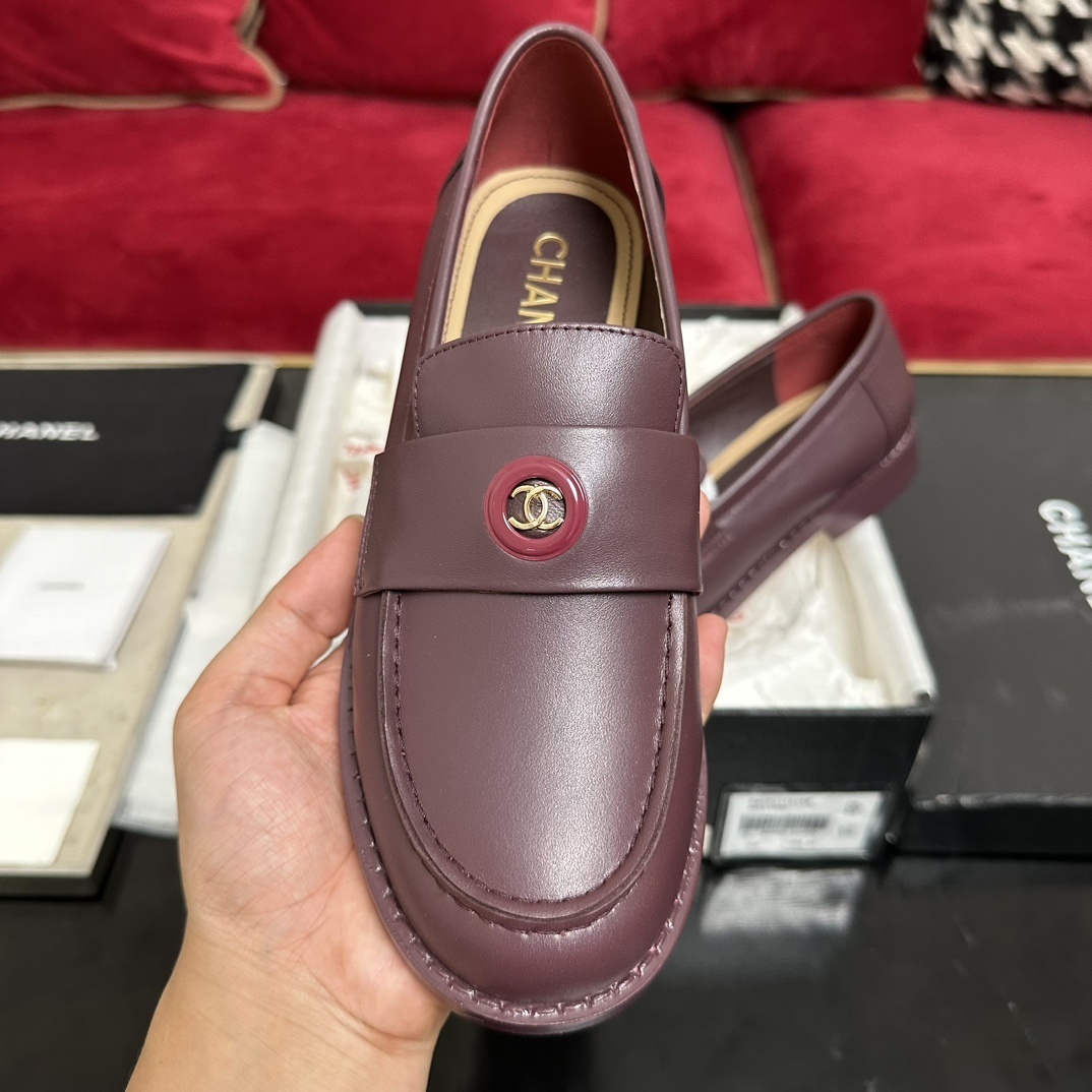 Authentic burgundy Chanel leather loafers with gold CC logo hardware presented in their original designer box - Hình 3