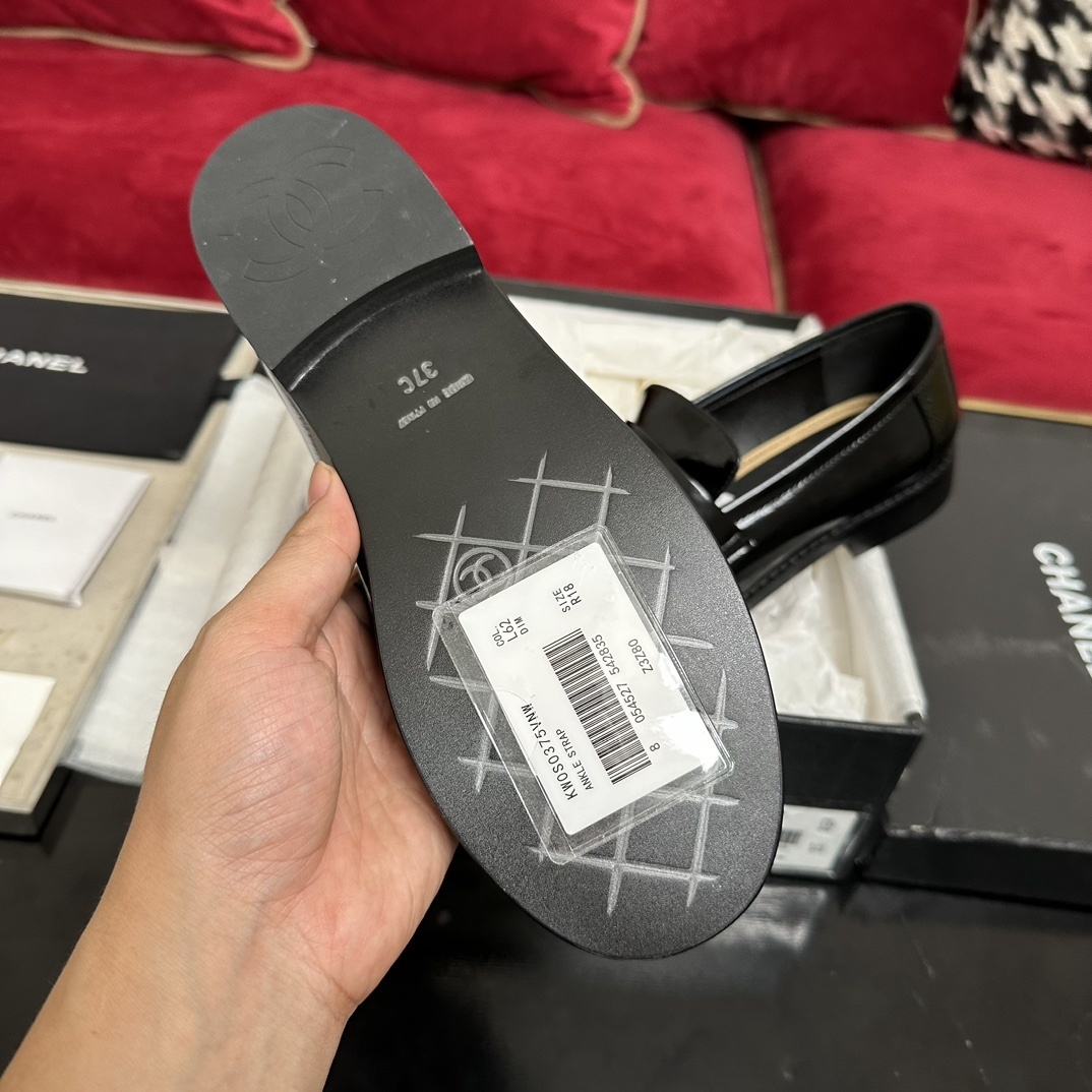 Authentic Chanel black leather loafers with gold CC logo in original box with dust bag and accessories. - Hình 9