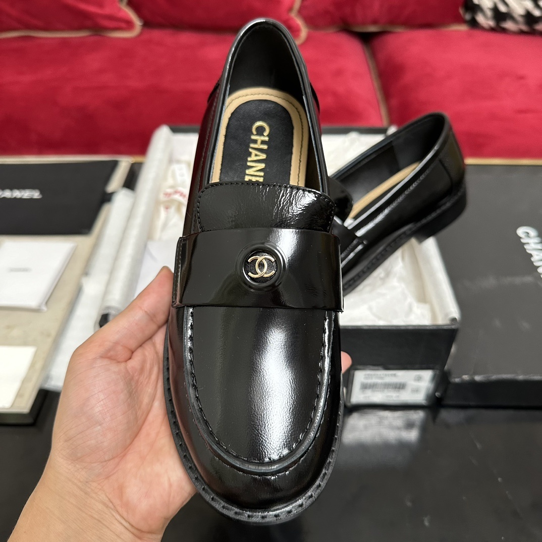 Authentic Chanel black leather loafers with gold CC logo in original box with dust bag and accessories. - Hình 3