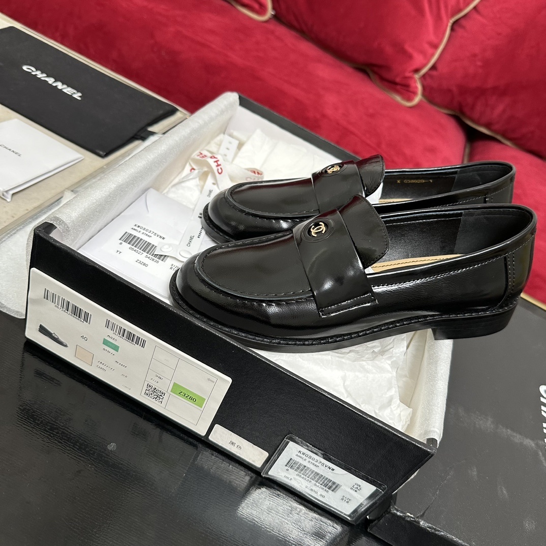 Authentic Chanel black leather loafers with gold CC logo in original box with dust bag and accessories. - Hình 2