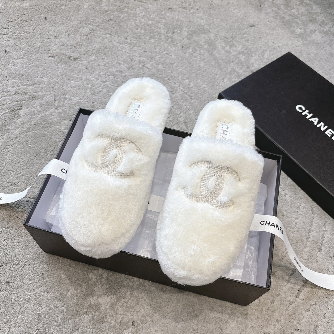 Luxury White Plush Faux Fur Slippers with Designer Logo