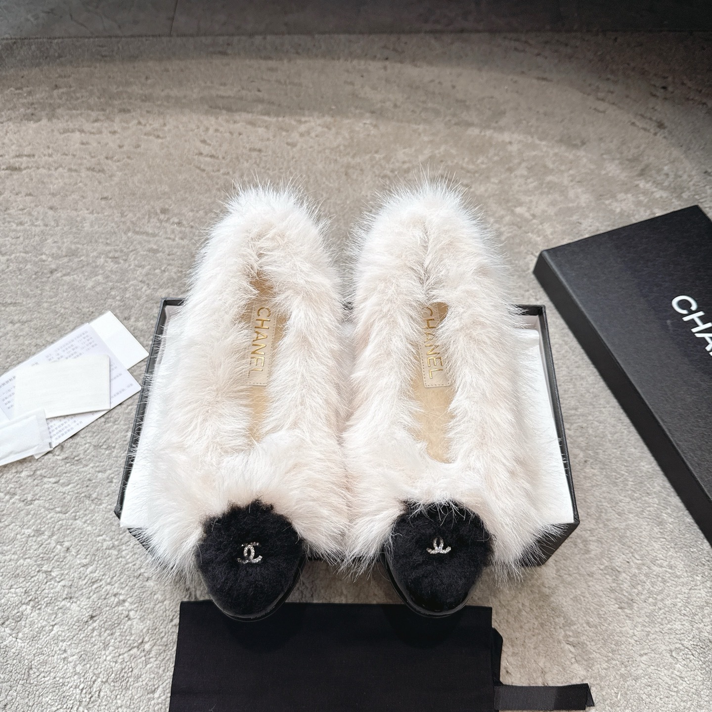 Chanel Luxury White Faux Fur Ballet Flats – Black Cap Toe CC Logo
