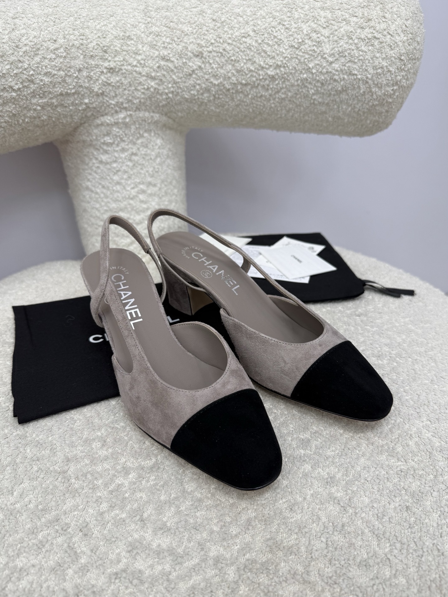 Chanel Two-Tone Suede Slingback Pumps – Elegant Grey & Black