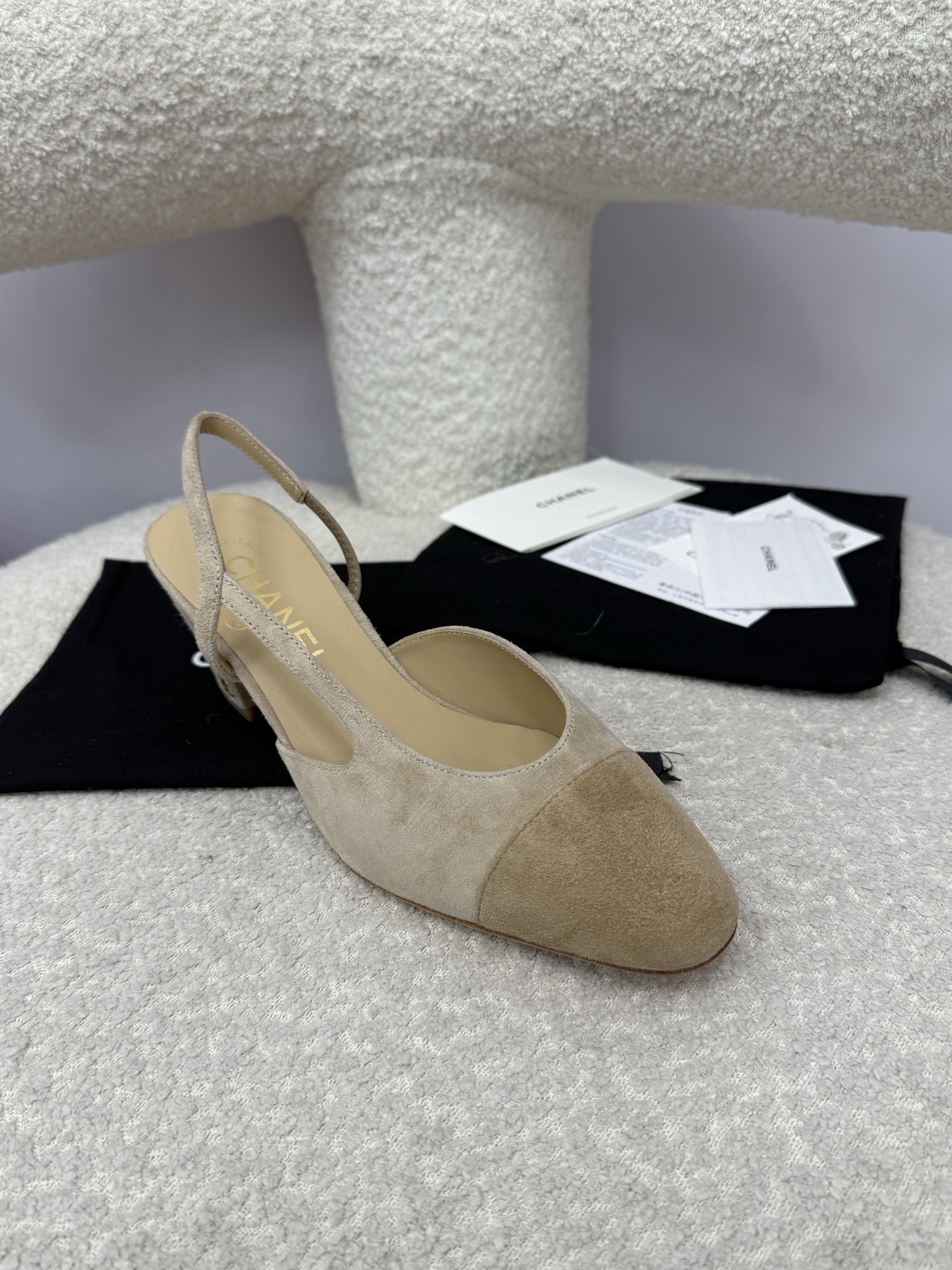 Luxury Chanel beige and tan suede slingback pumps with block heels and signature cap toe design - Hình 2