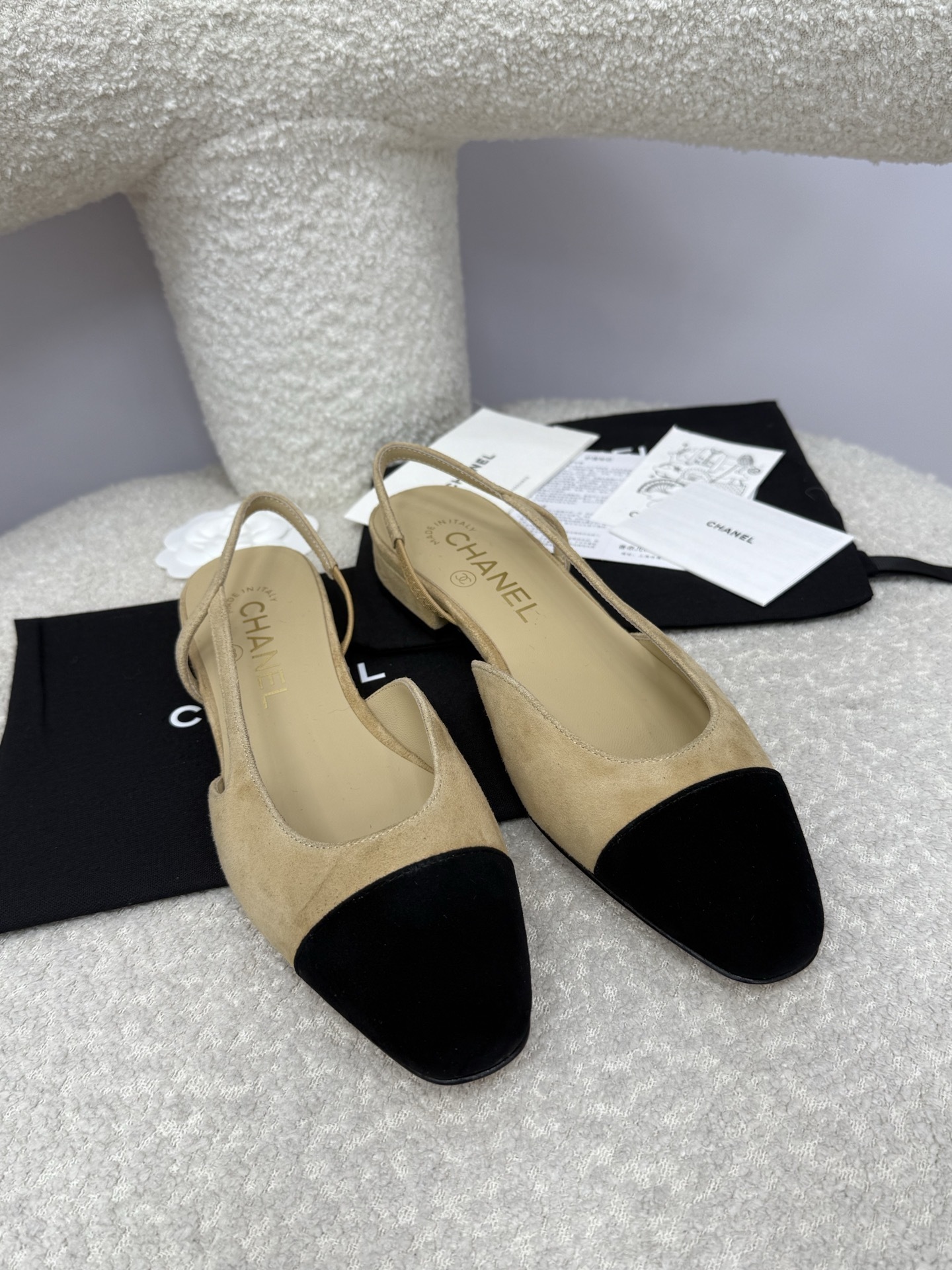 Chanel Two-Tone Suede Slingback Flats – Beige & Black