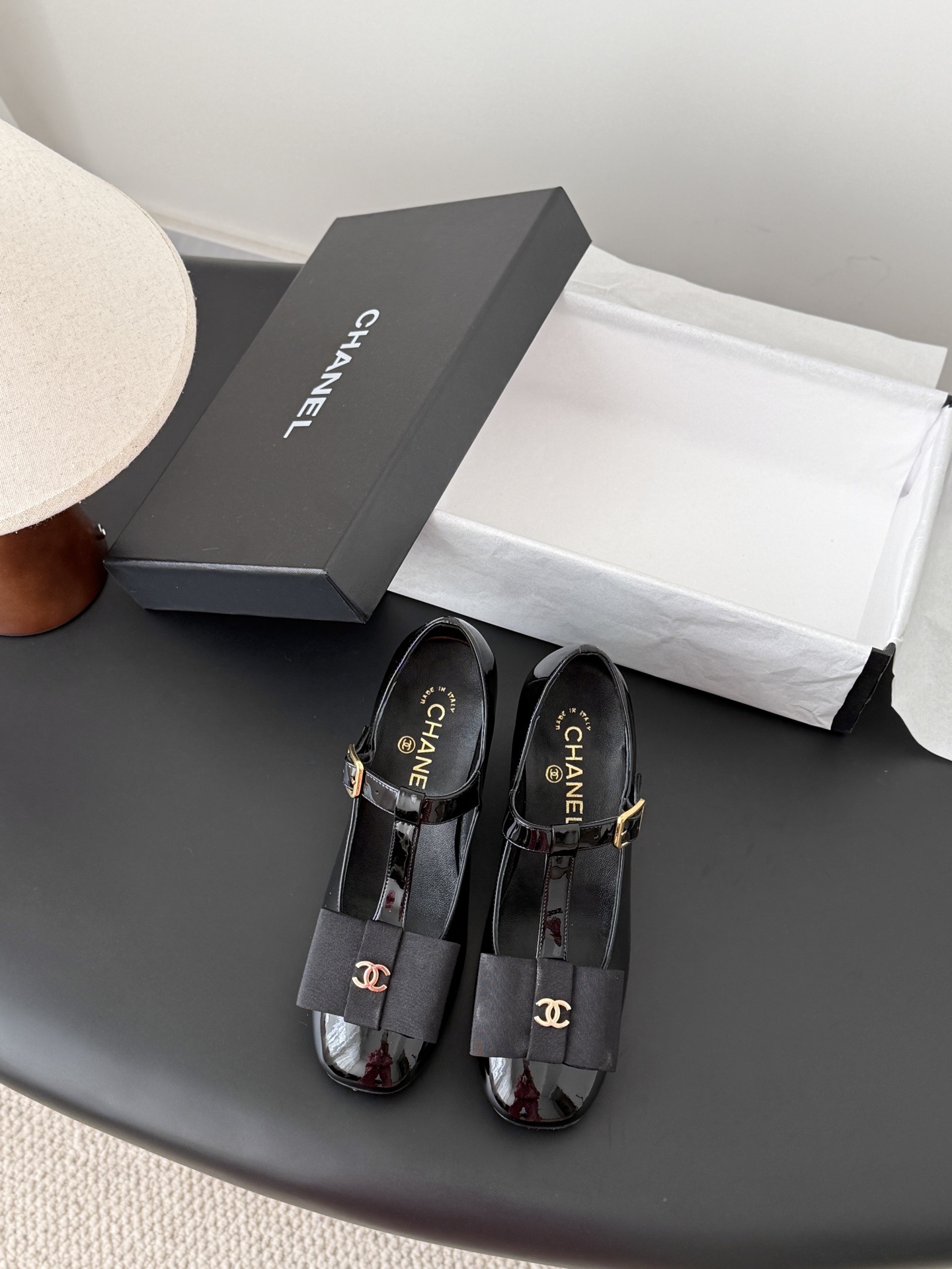 Chanel Patent Leather Mary Jane Pumps with Bow Detail – Black