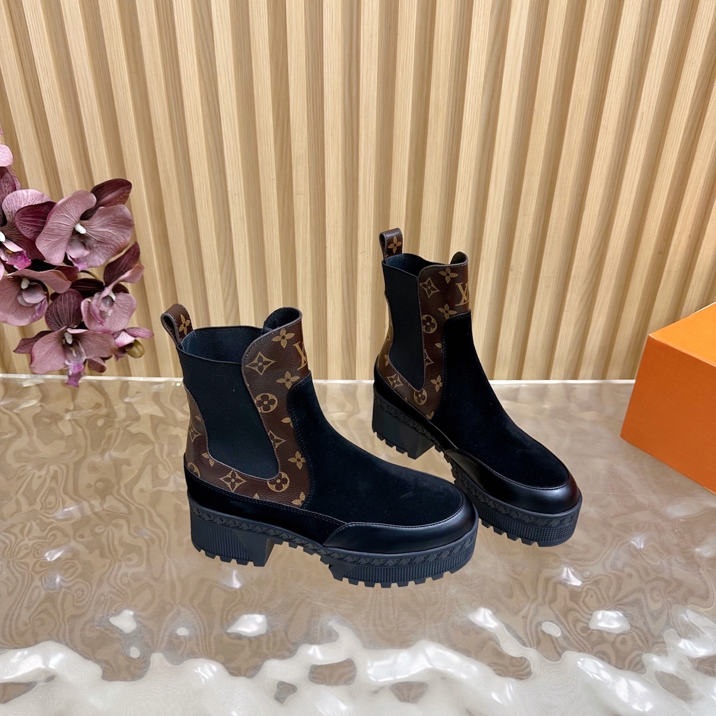 Luxury Women's Monogram Suede Platform Chelsea Boots