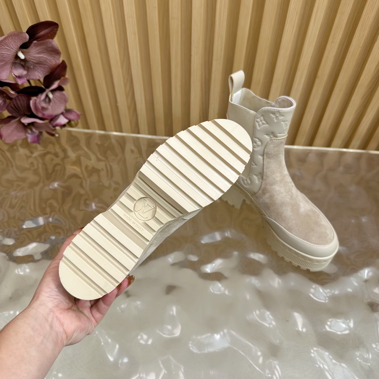 Women's Luxury Monogram Platform Chelsea Ankle Boots - Cream